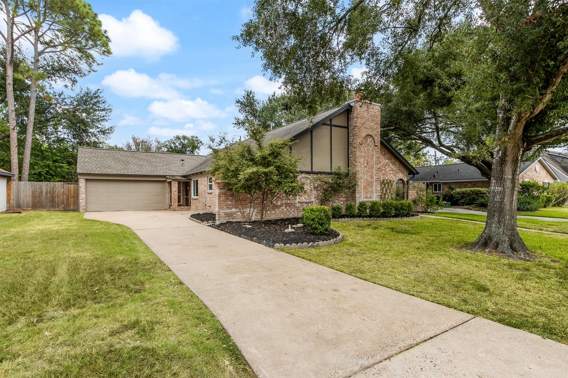 2218 Parana Drive Property Photo 3