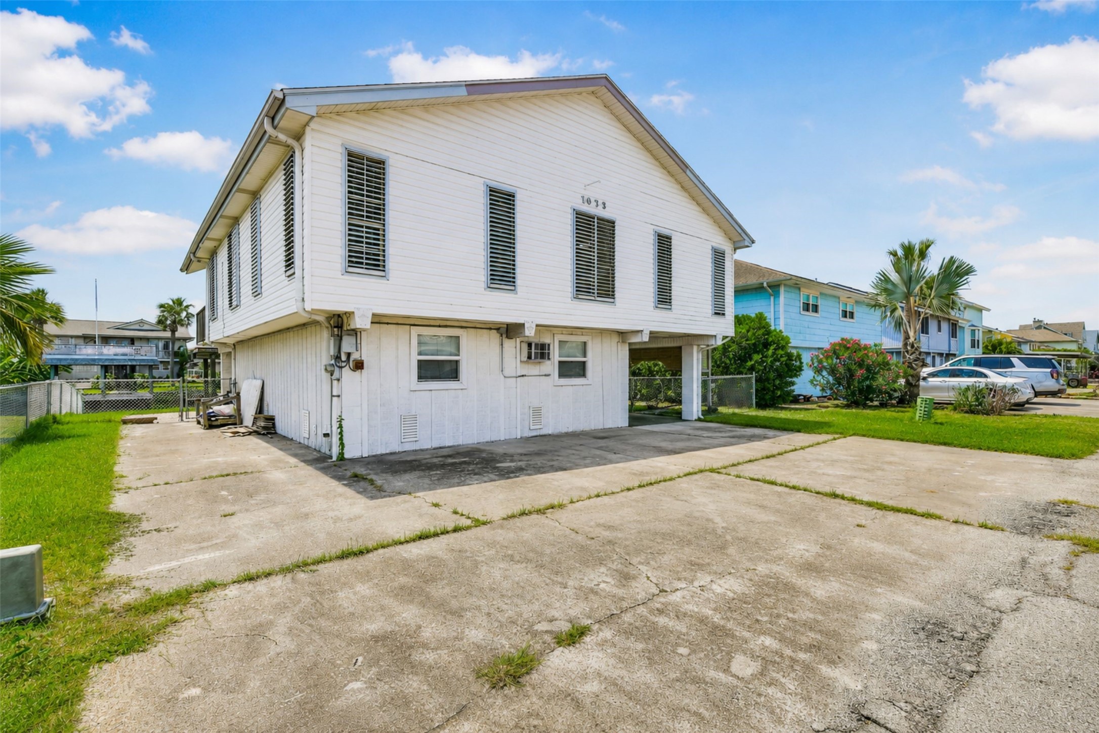 1073 Redfish Street Property Photo 3
