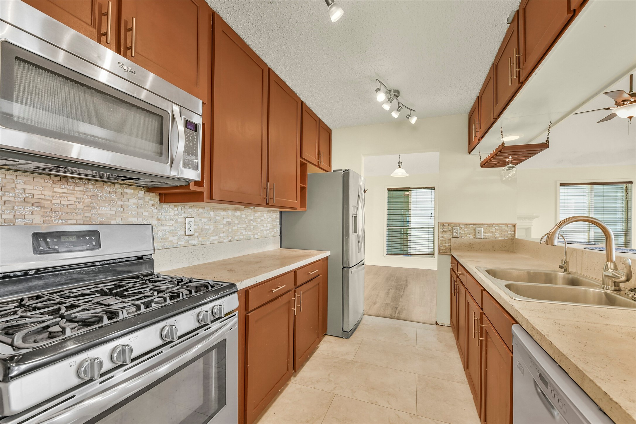 1073 Redfish Street Property Photo 11