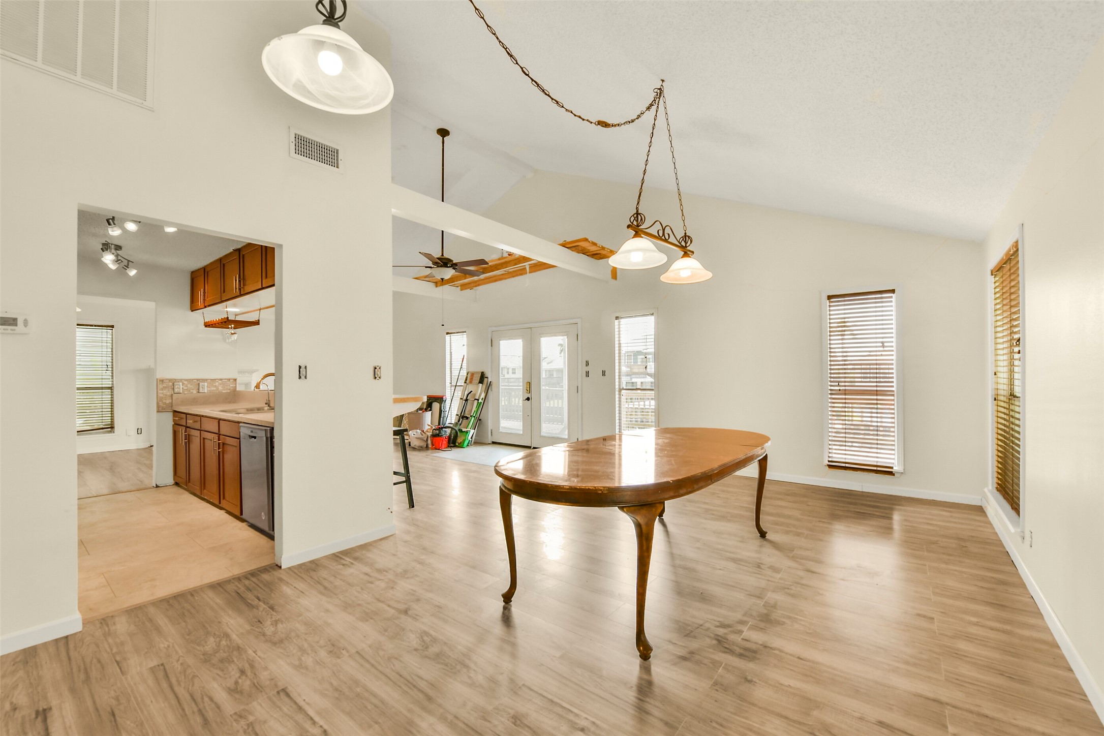 1073 Redfish Street Property Photo 14