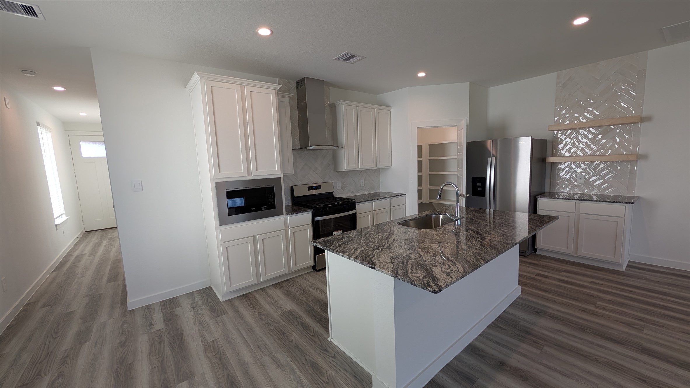 10610 Wellesley Terrace Trail Property Photo 6