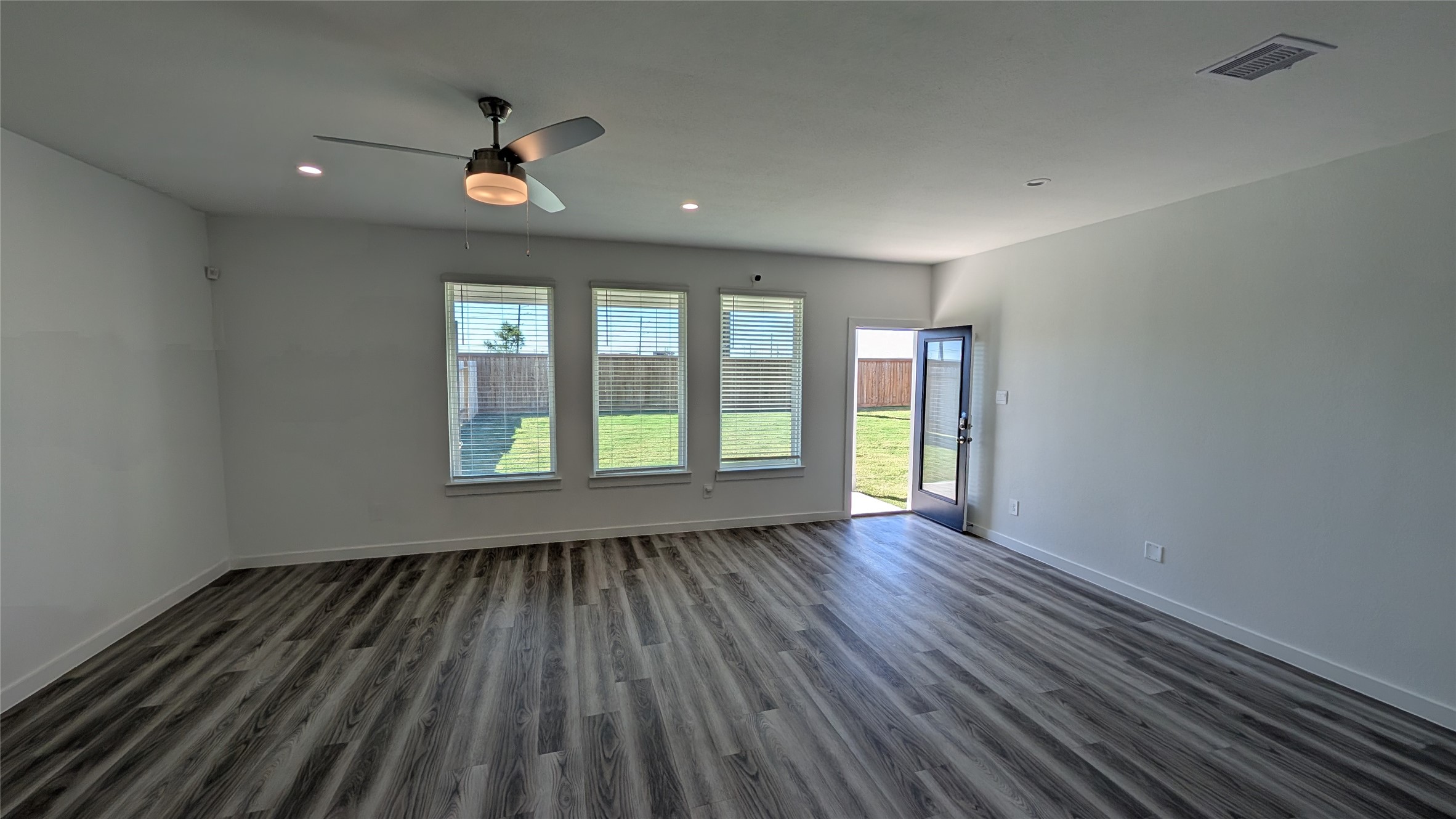 10610 Wellesley Terrace Trail Property Photo 7
