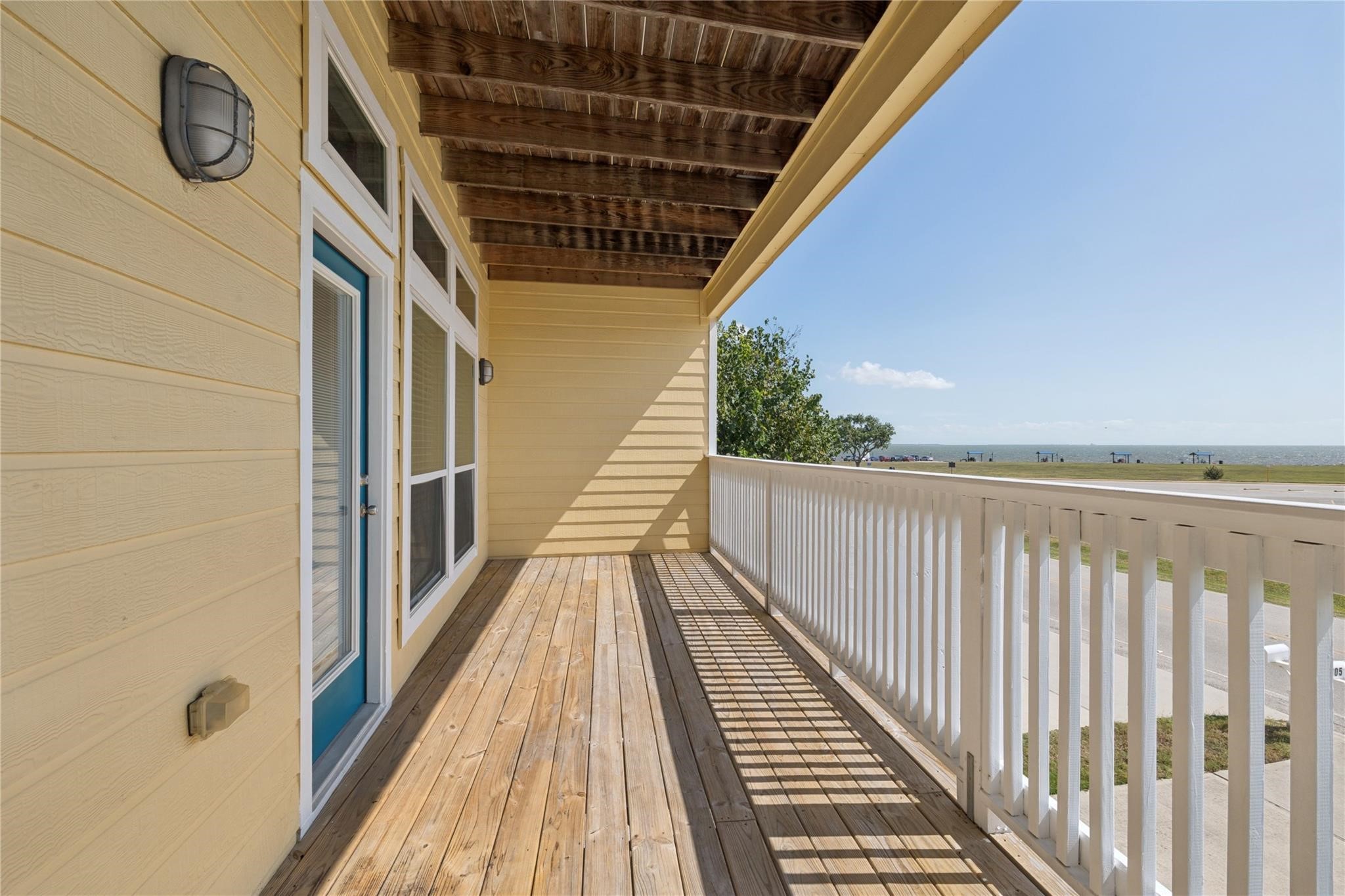 705 N Bayshore Drive Property Photo 4
