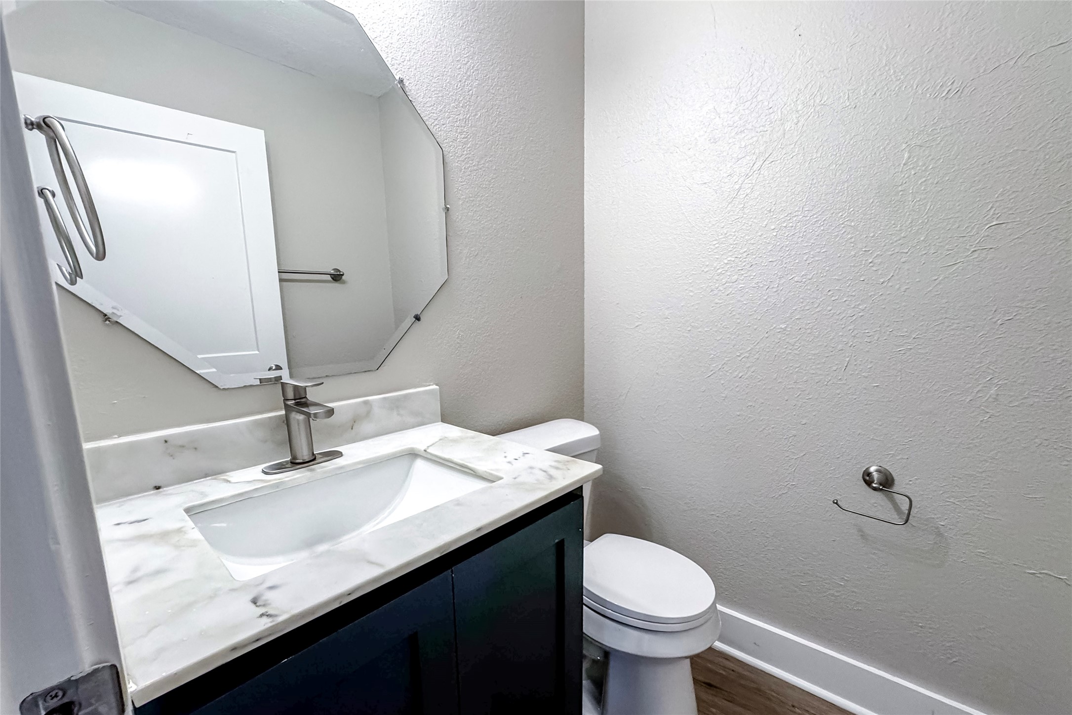 5833 Sunforest Drive Property Photo 10
