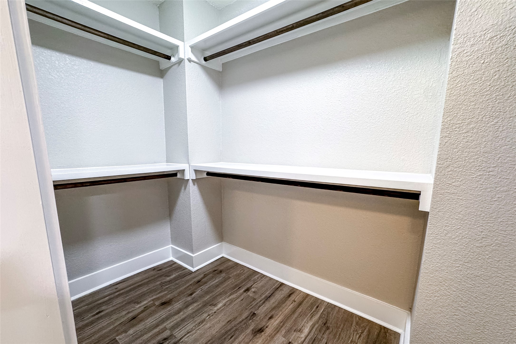 5833 Sunforest Drive Property Photo 16