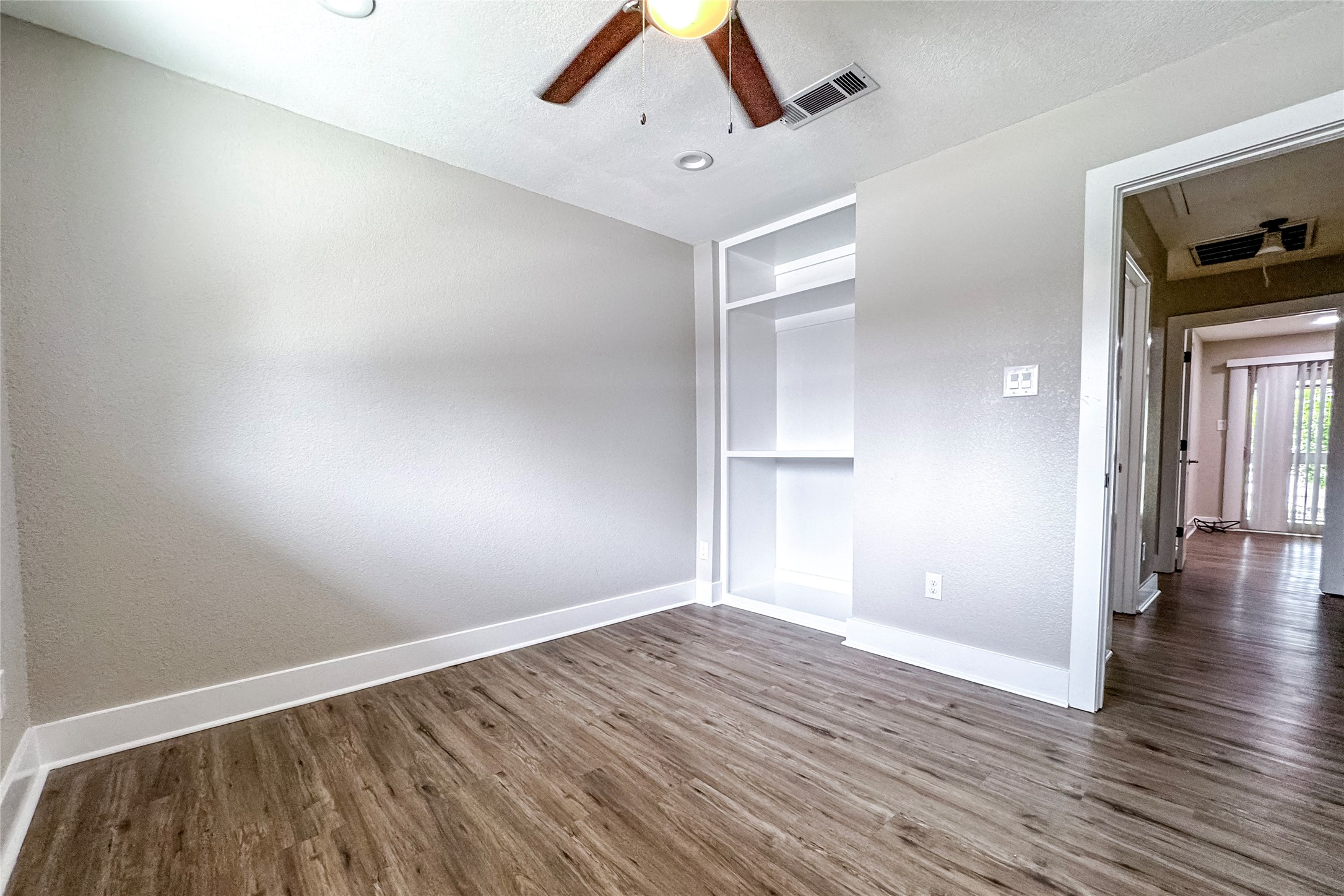 5833 Sunforest Drive Property Photo 21