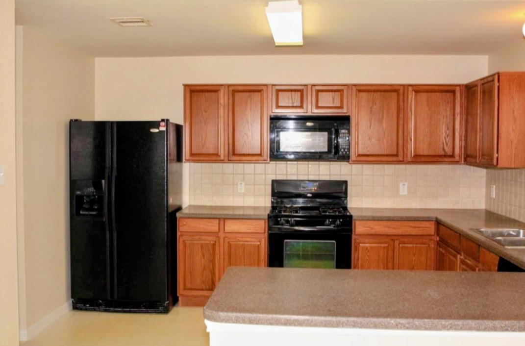 13039 Skyview Bend Property Photo 3