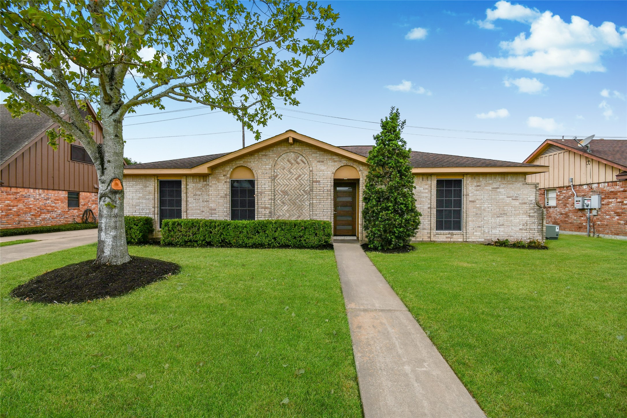 12110 Kirkholm Drive Property Photo 1