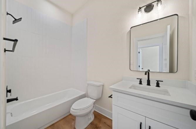 236 E 39th Street A Property Photo 8
