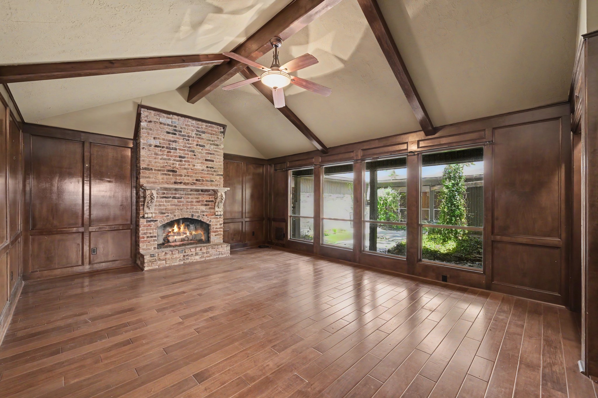 2710 N Logrun Circle Property Photo 4