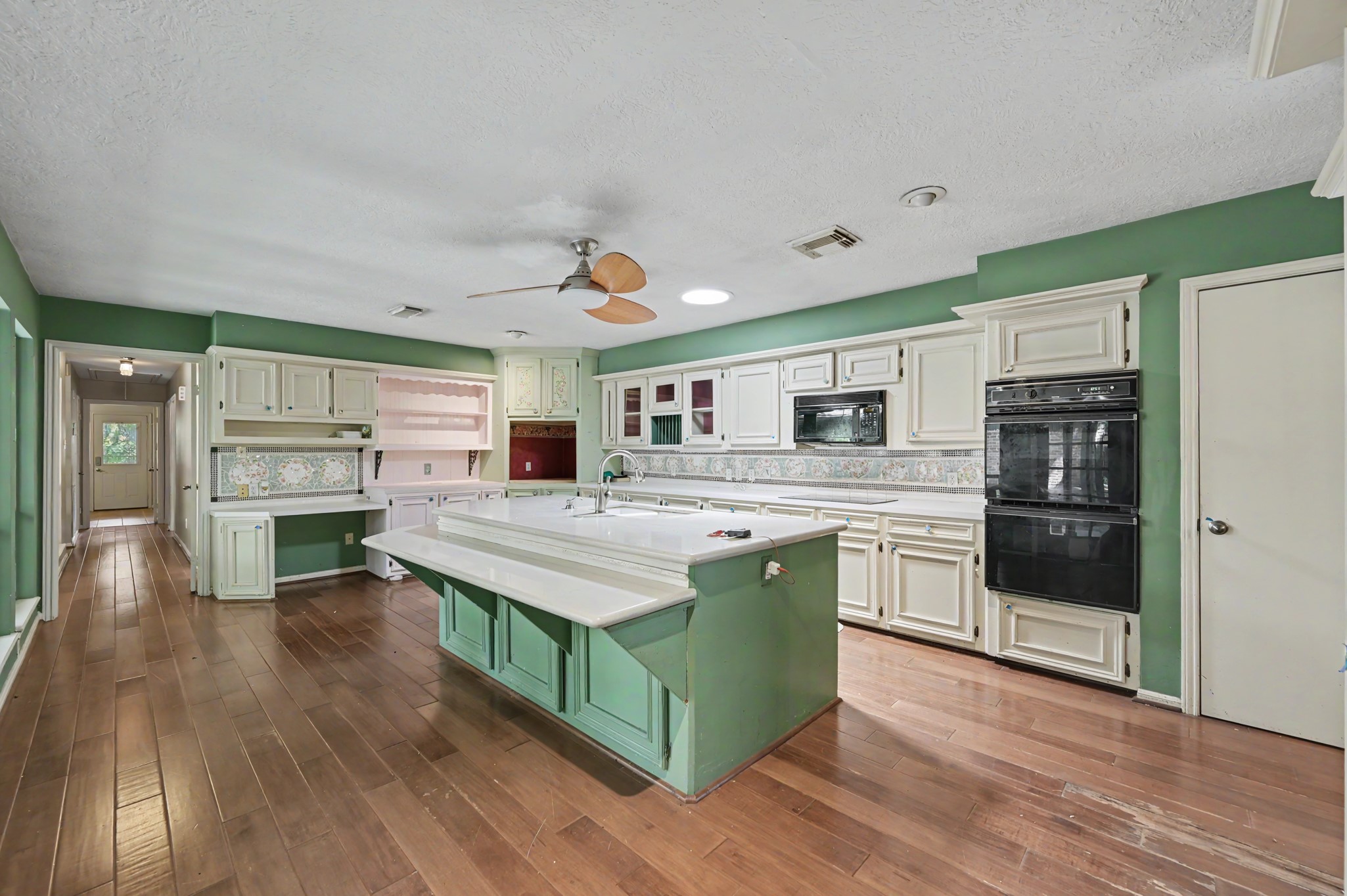 2710 N Logrun Circle Property Photo 8
