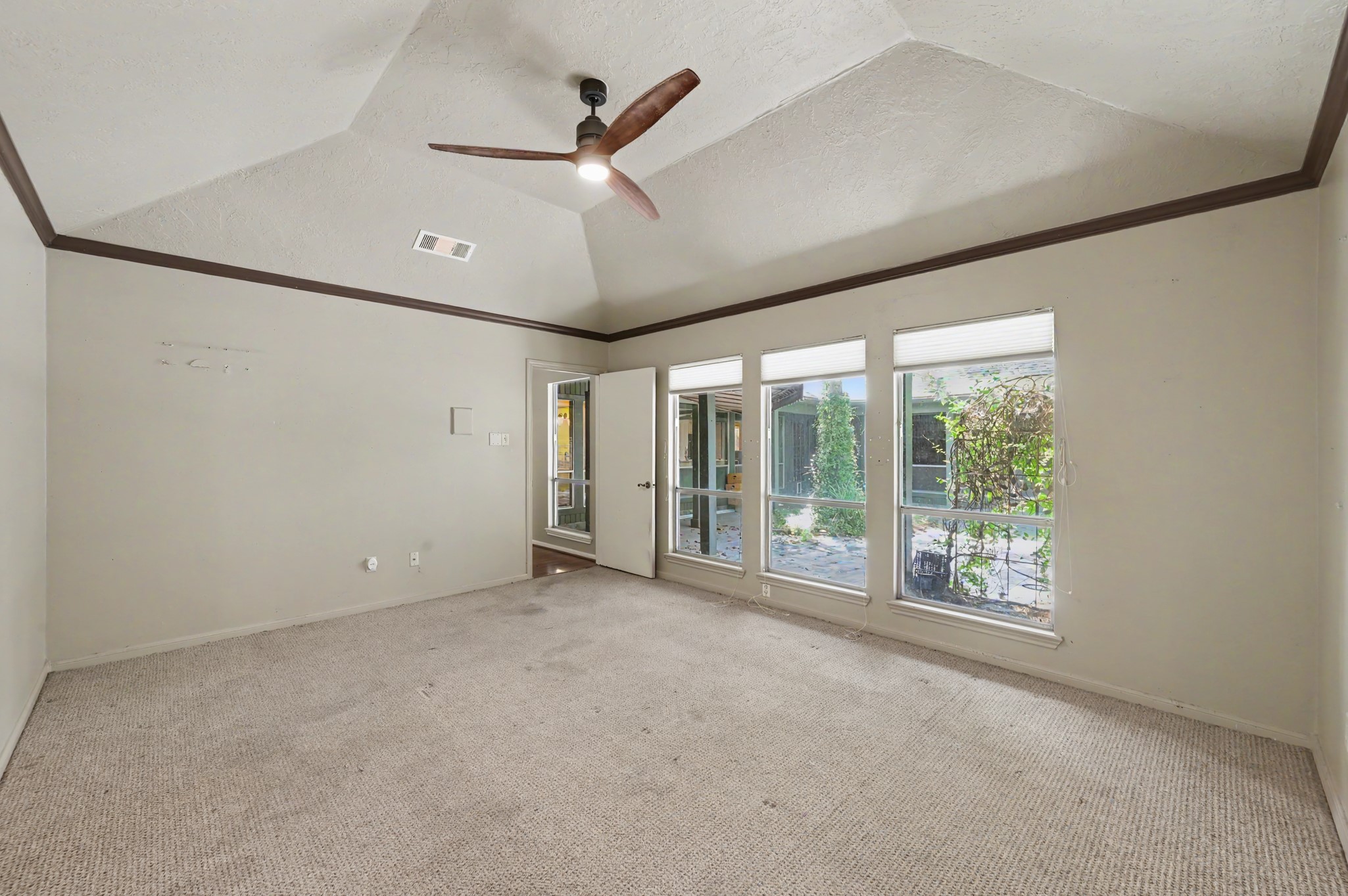 2710 N Logrun Circle Property Photo 17