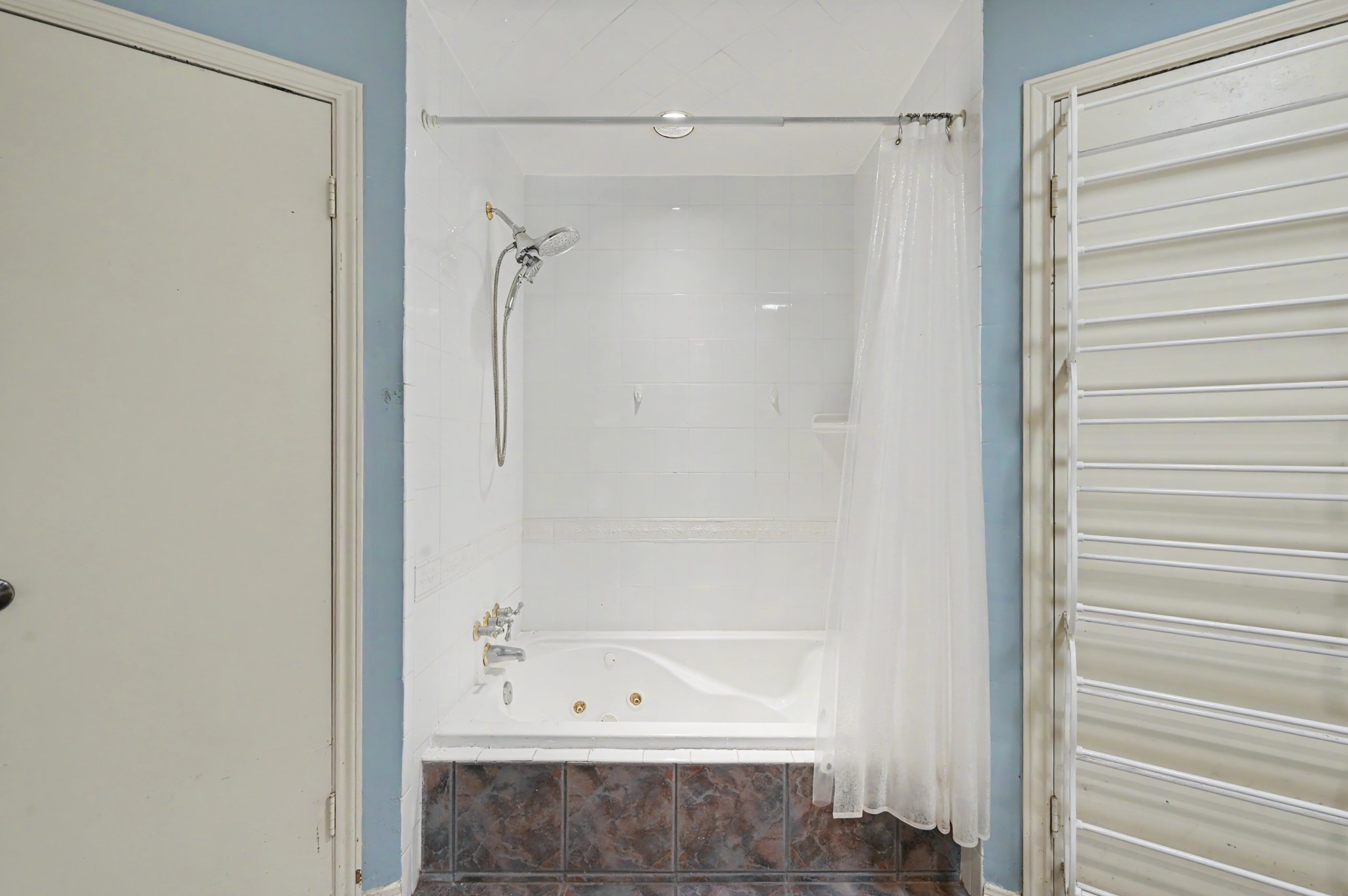 2710 N Logrun Circle Property Photo 19