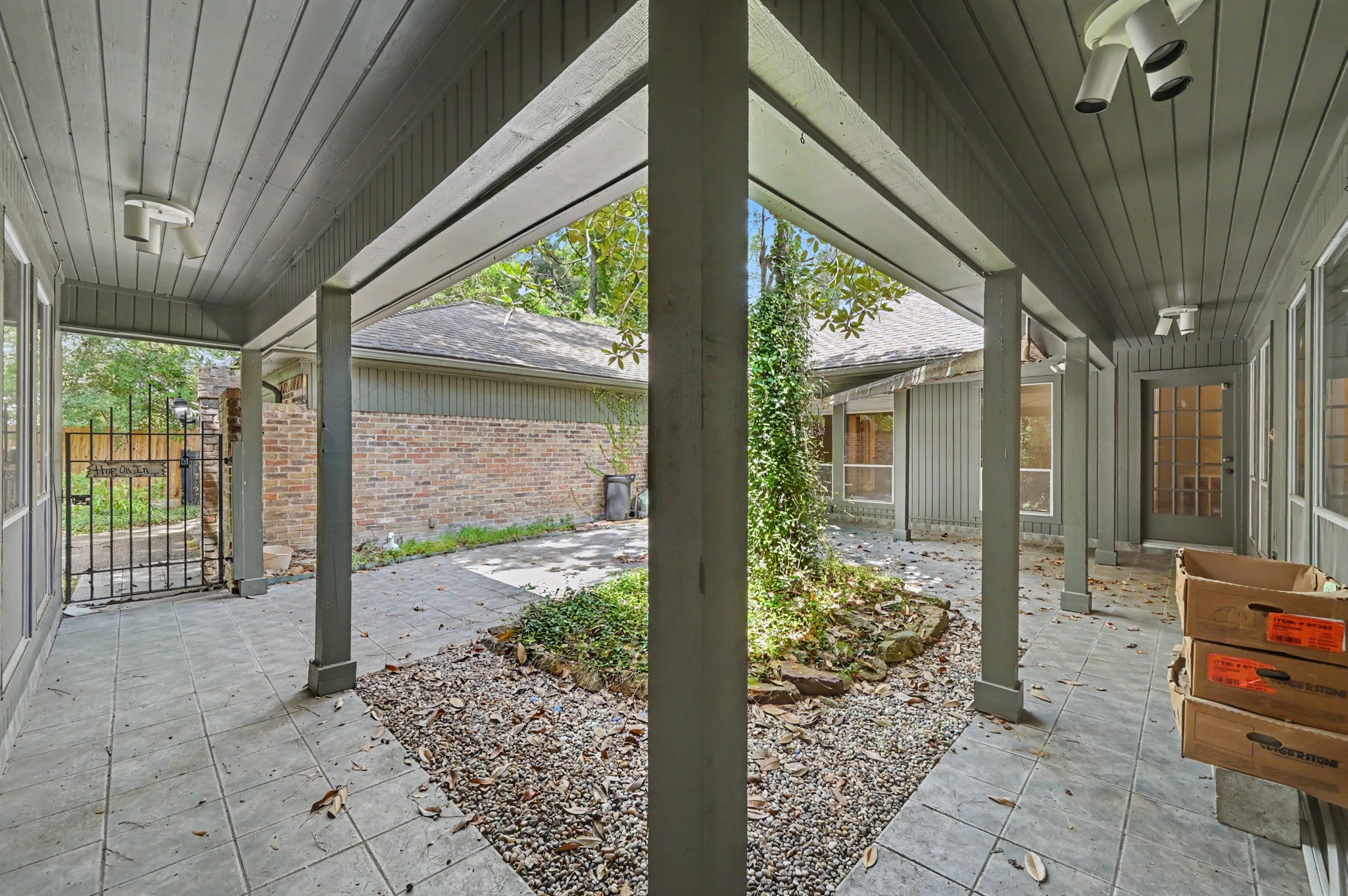 2710 N Logrun Circle Property Photo 26