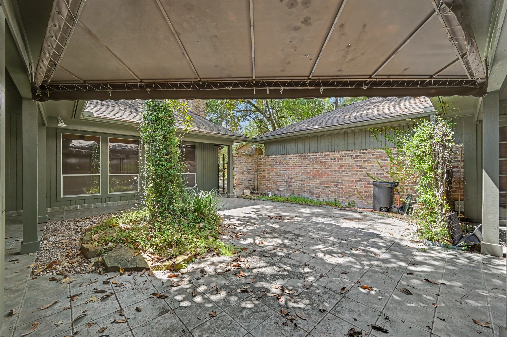 2710 N Logrun Circle Property Photo 27
