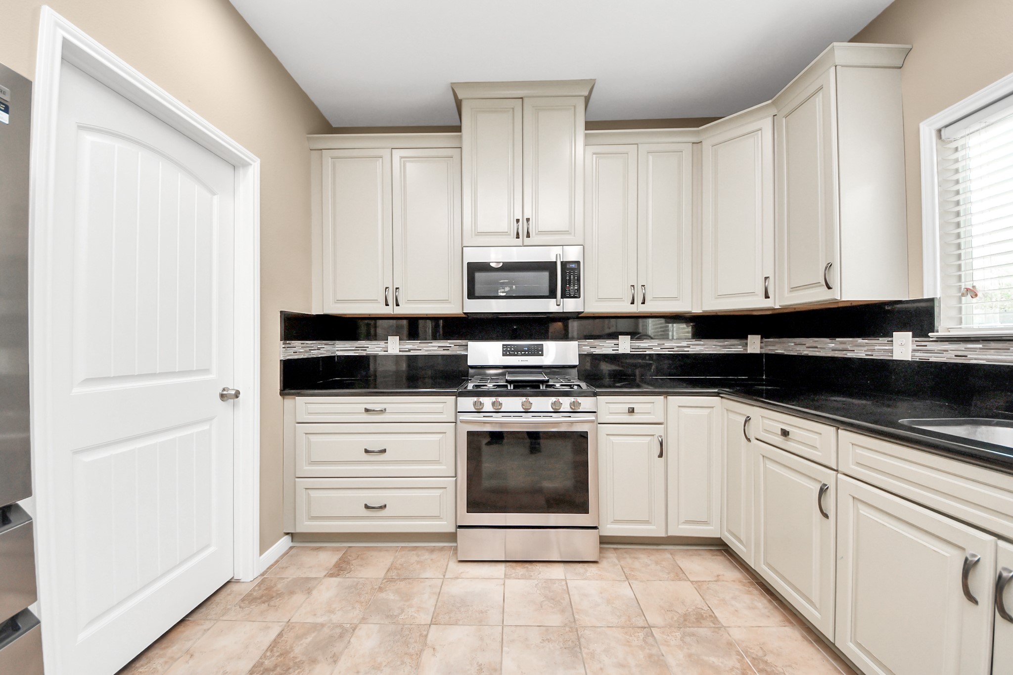 22102 Westerpine Lane Property Photo 5