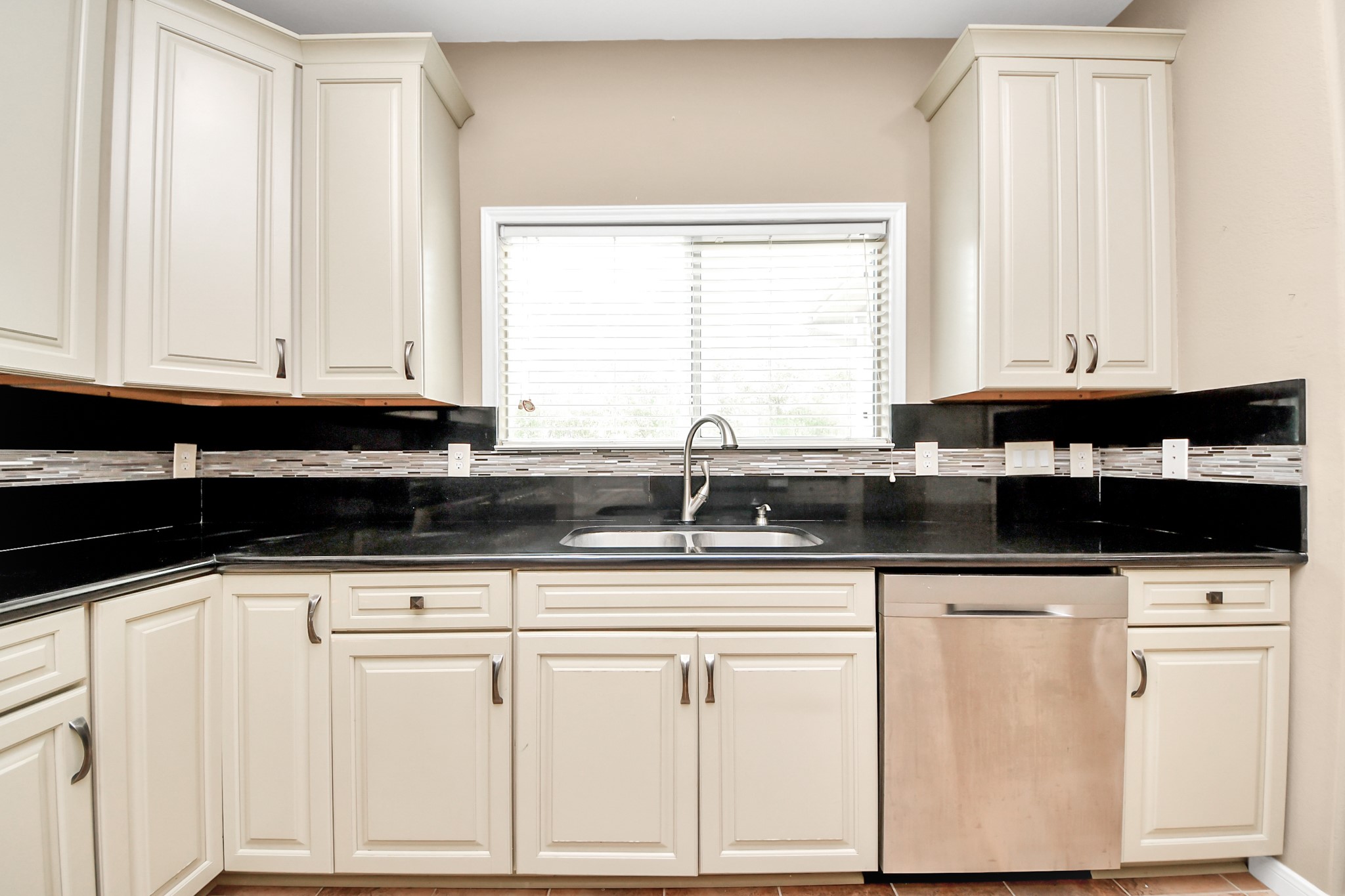 22102 Westerpine Lane Property Photo 6