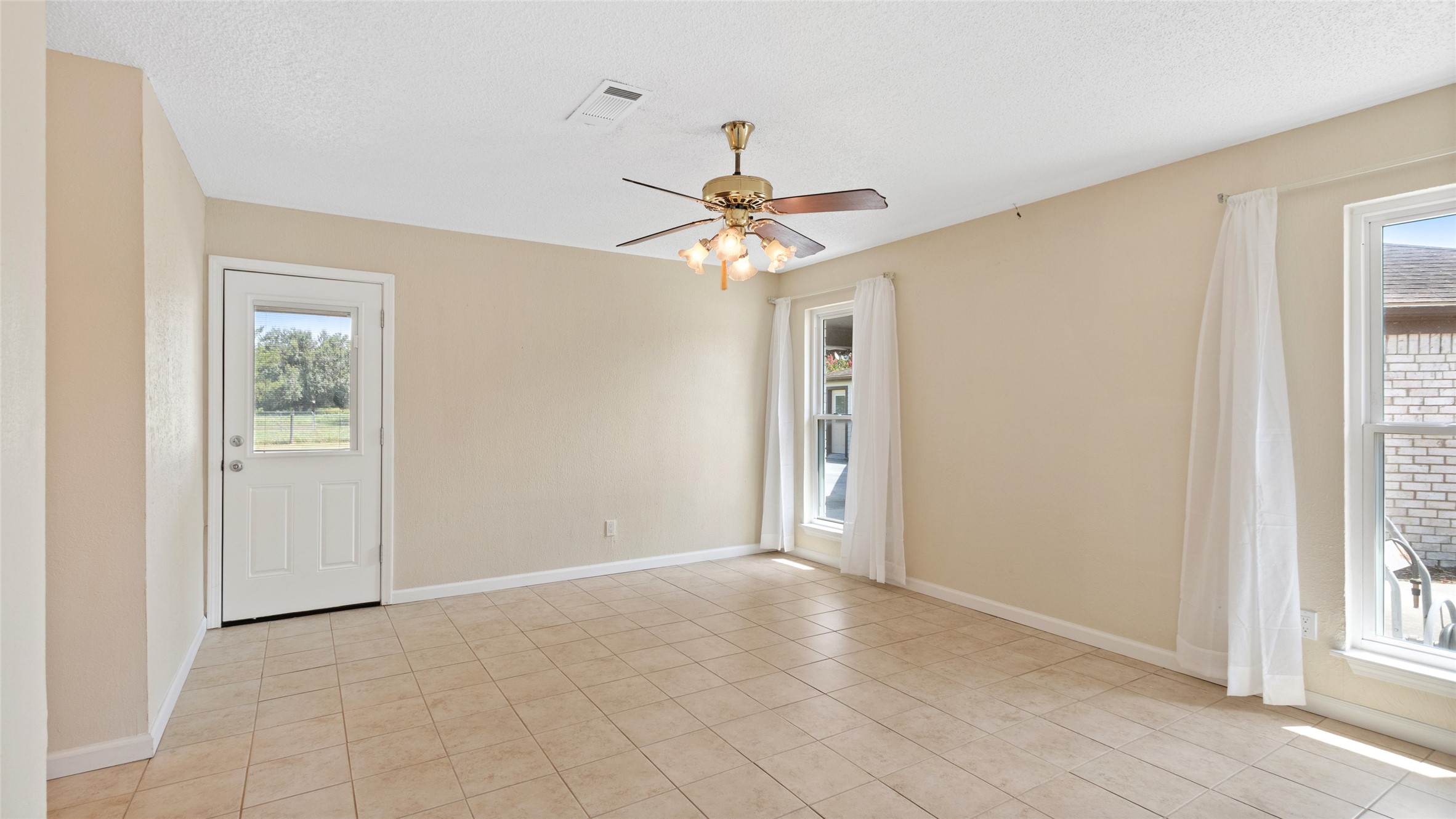 2915 Cemetery Road Property Photo 10