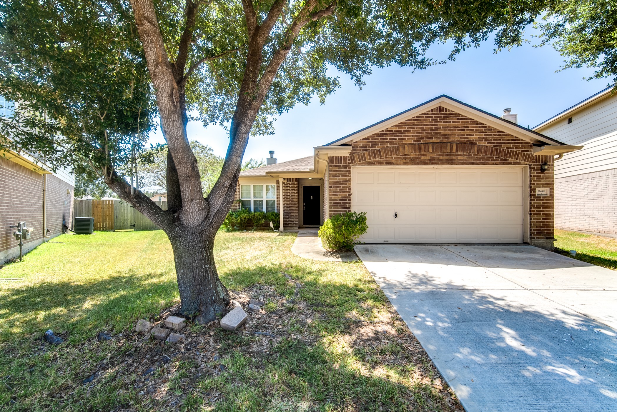 8442 Rollins Bend Lane Property Photo 1