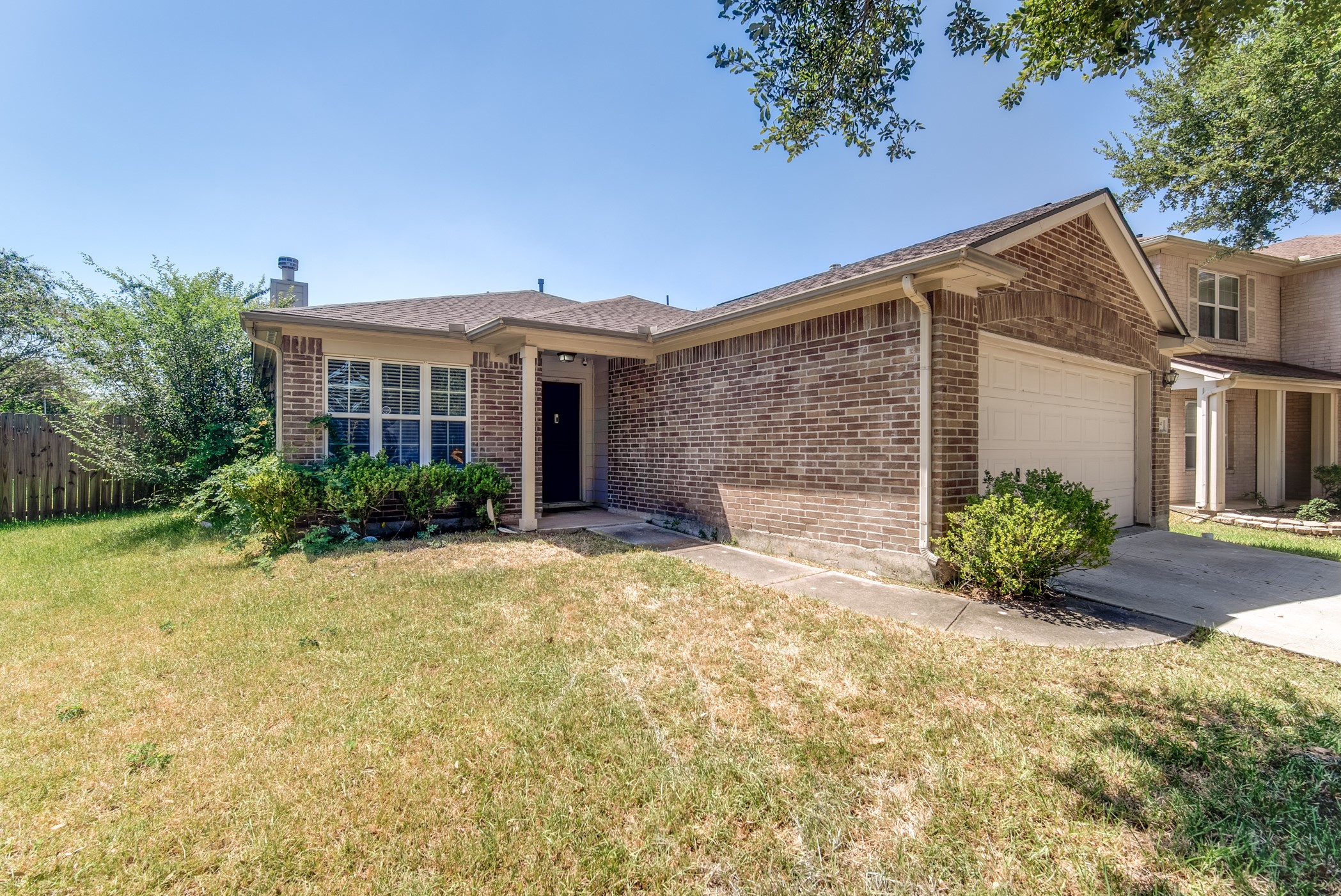 8442 Rollins Bend Lane Property Photo 2
