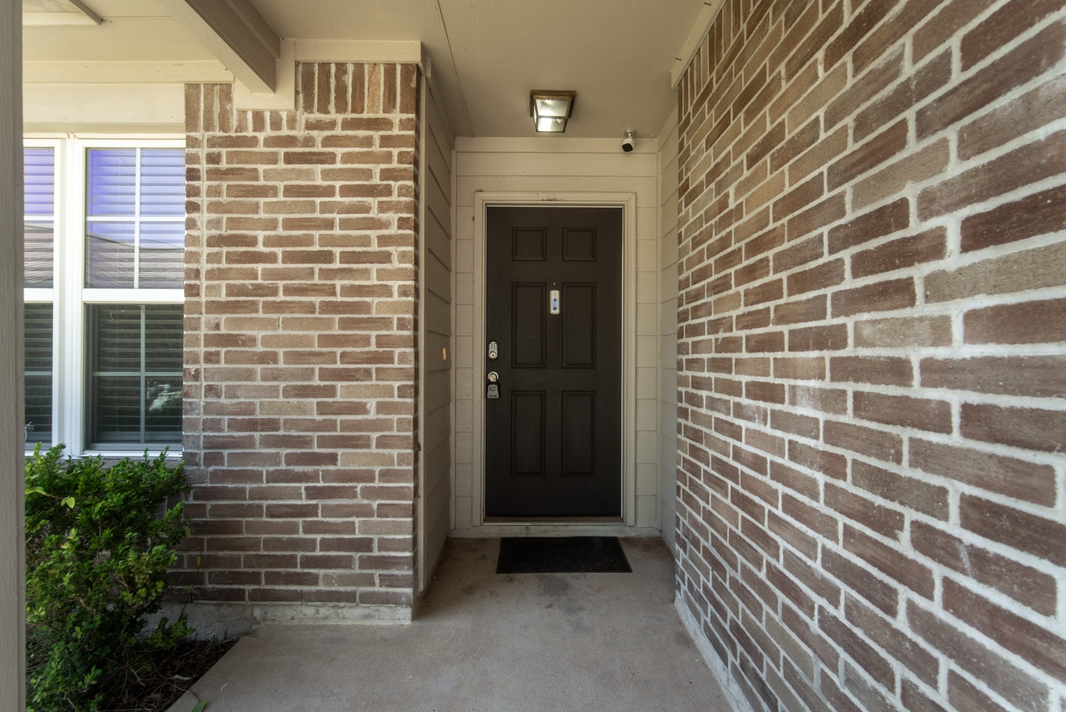 8442 Rollins Bend Lane Property Photo 3