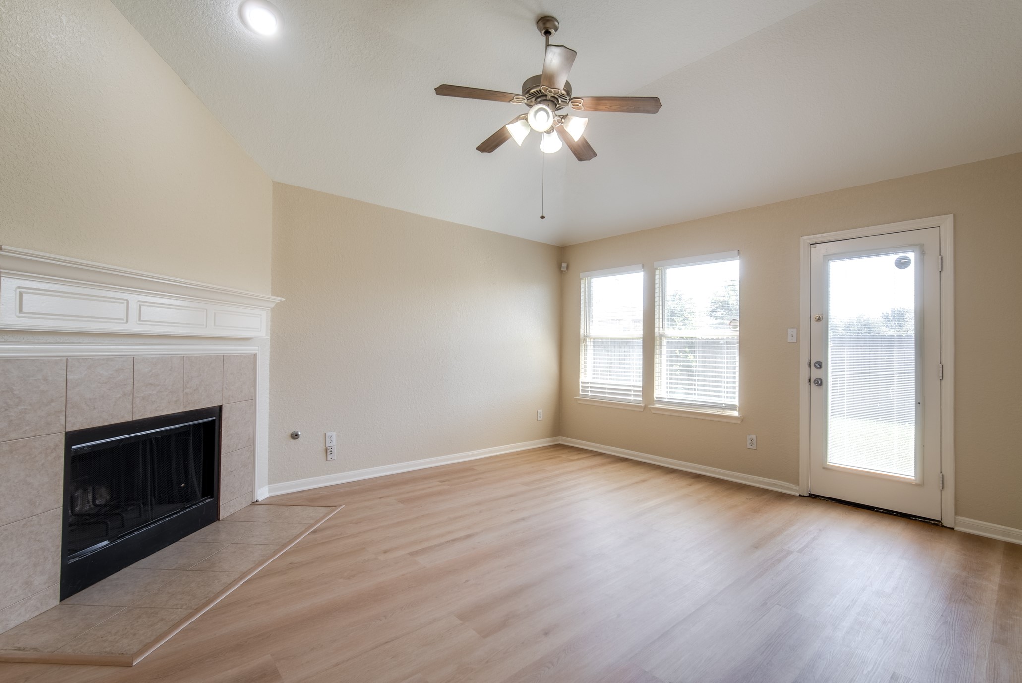 8442 Rollins Bend Lane Property Photo 13