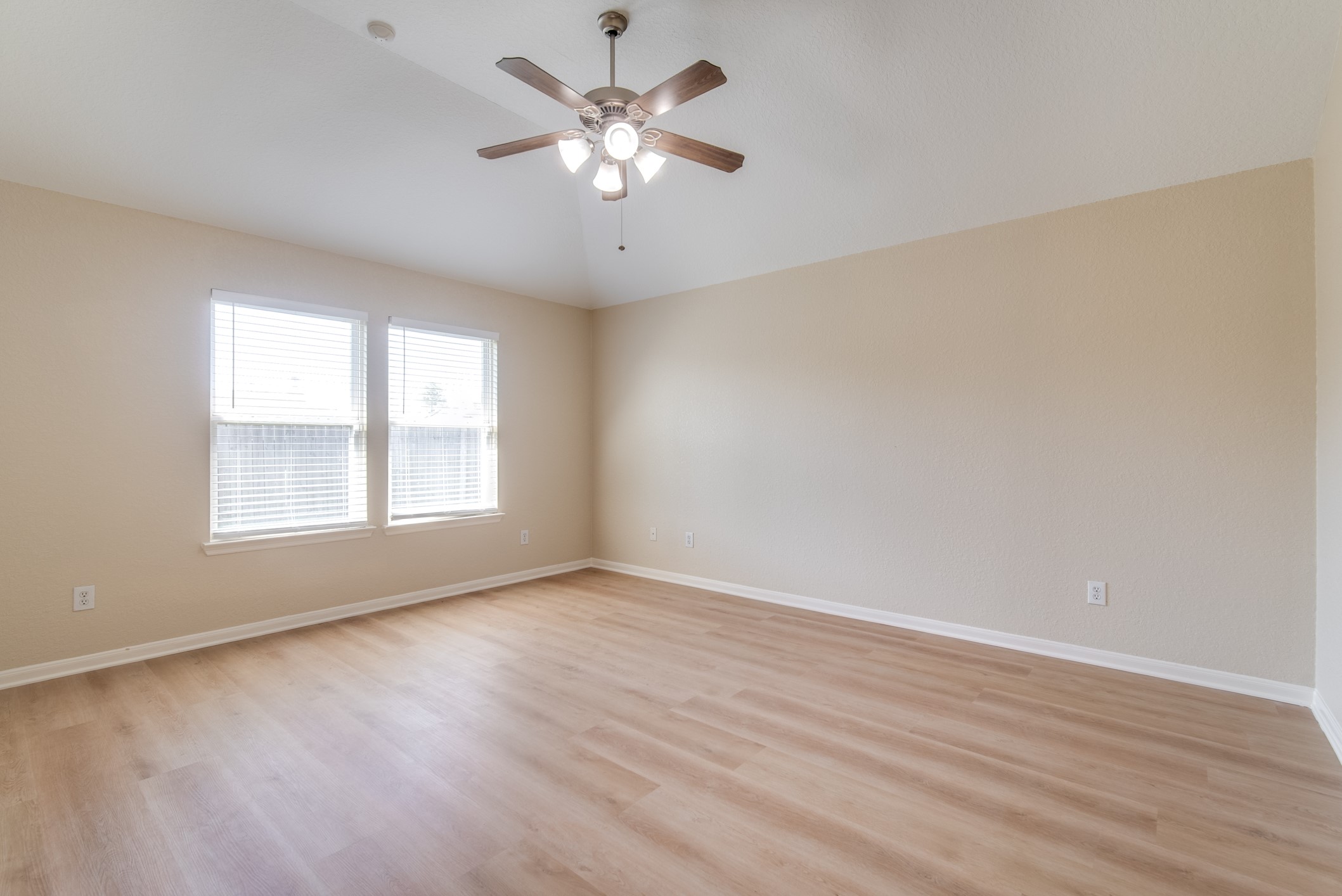 8442 Rollins Bend Lane Property Photo 15
