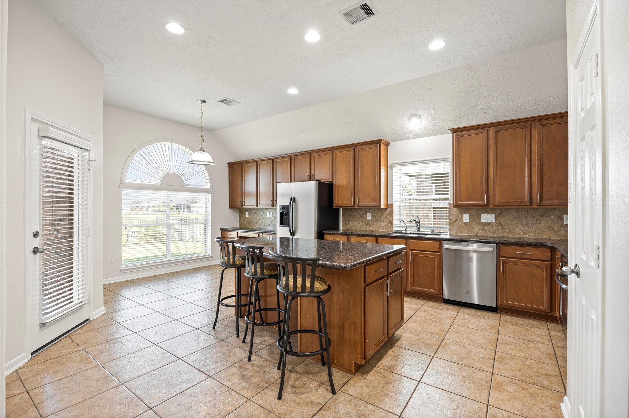 21511 Avalon Queen Drive Property Photo 11