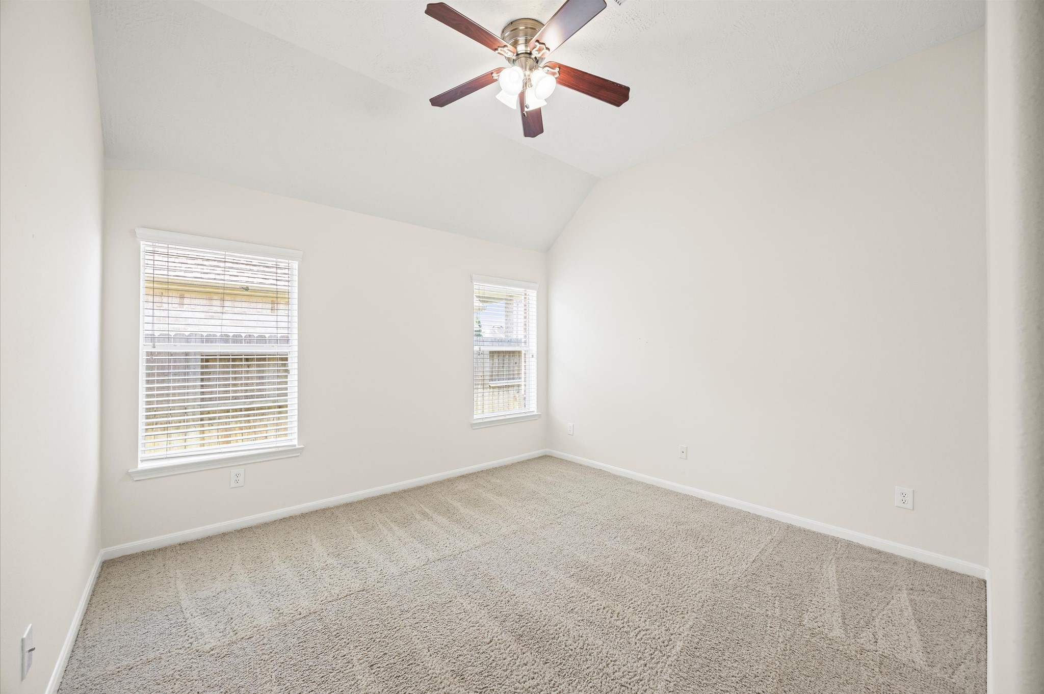 21511 Avalon Queen Drive Property Photo 18