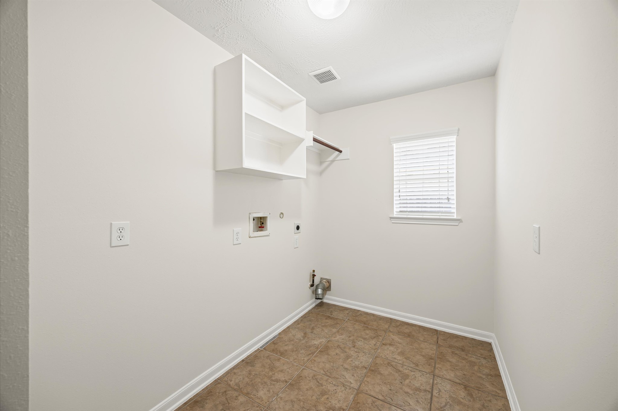 21511 Avalon Queen Drive Property Photo 19