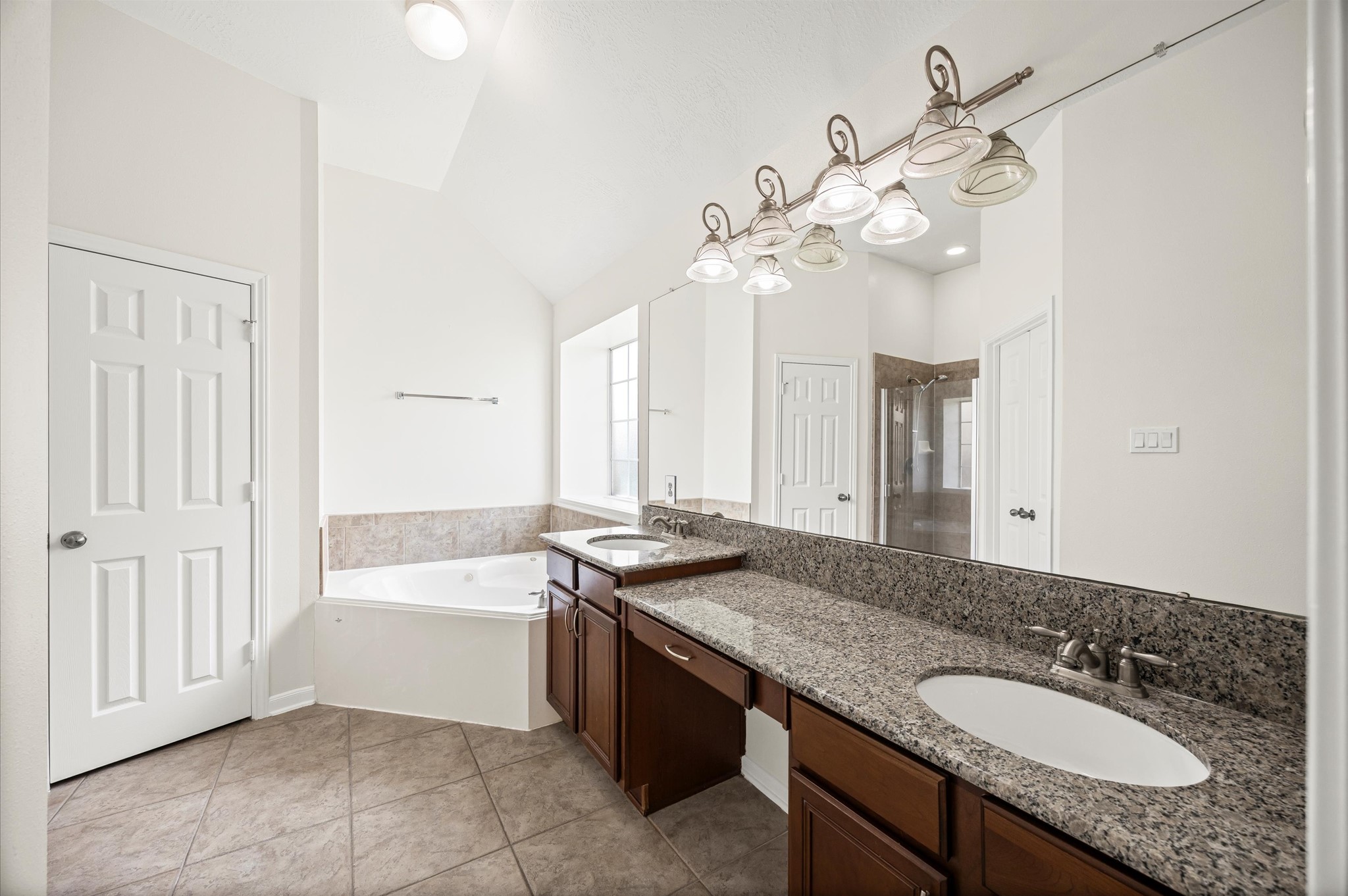 21511 Avalon Queen Drive Property Photo 22