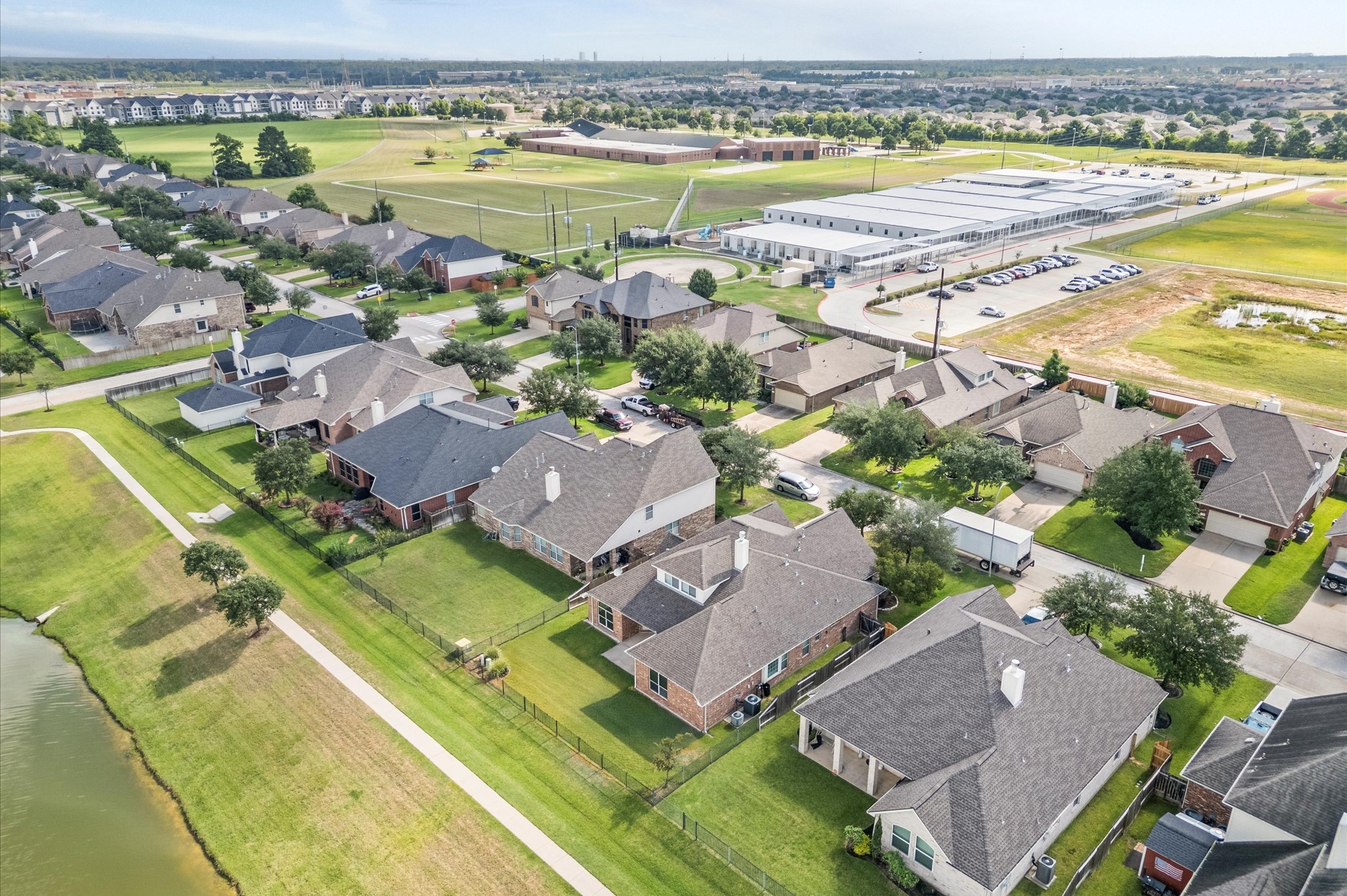 21511 Avalon Queen Drive Property Photo 36