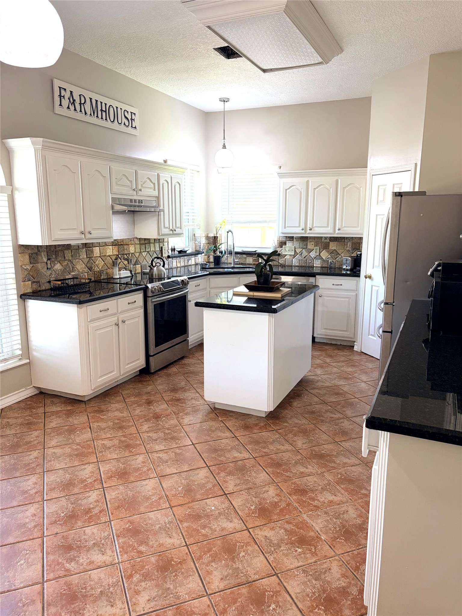 3230 W Meadow Lane Property Photo 11