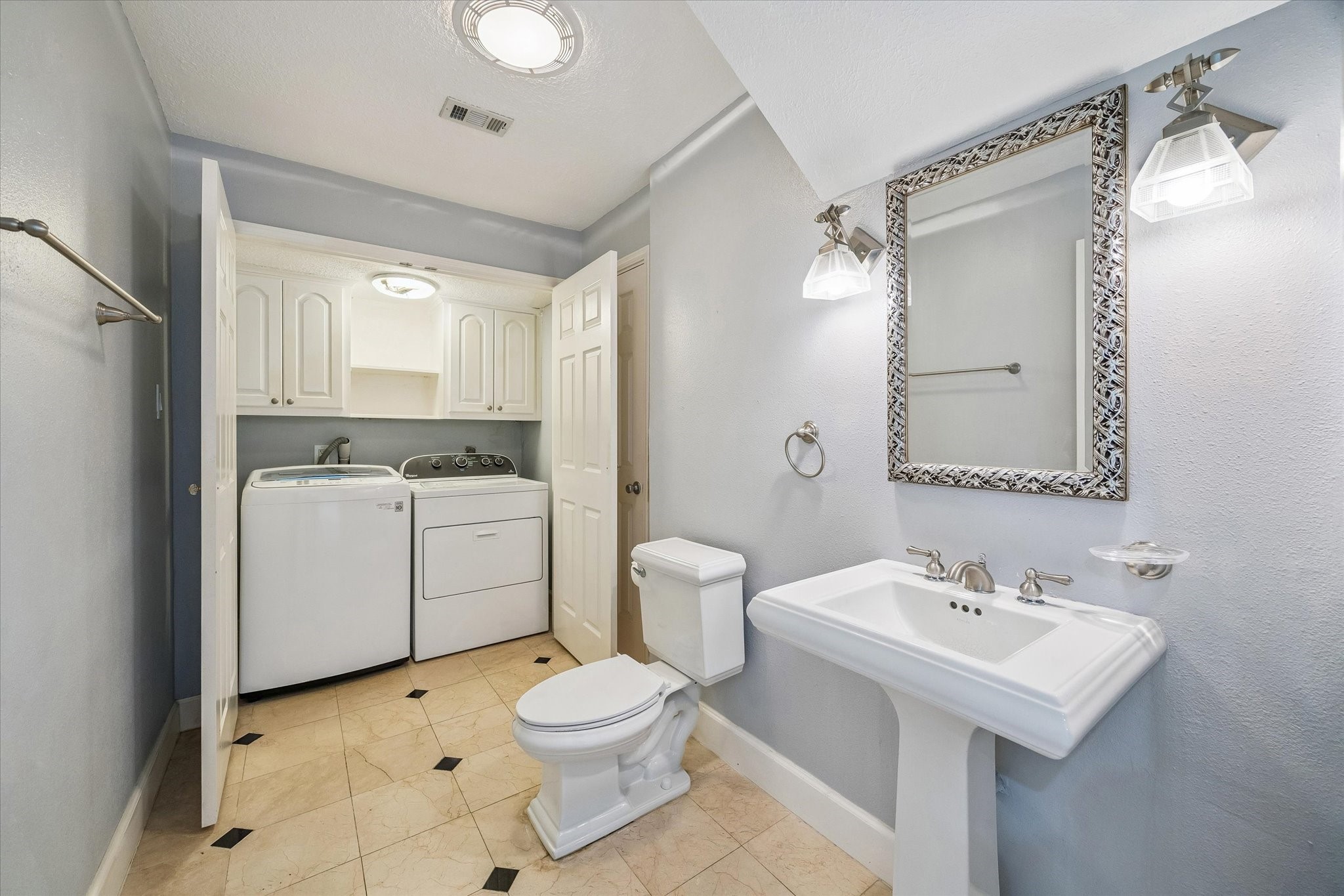 9322 Briar Forest Drive Property Photo 11