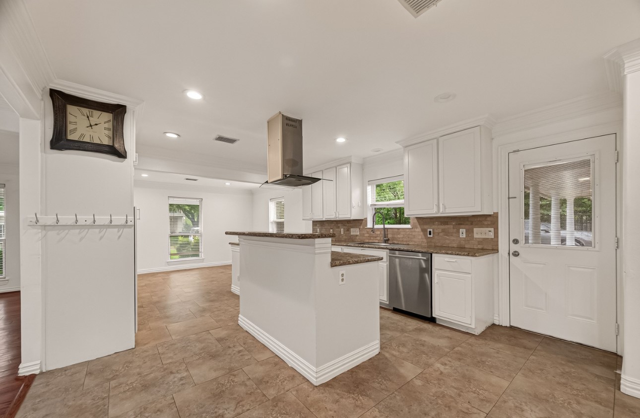 8522 Westview Drive Property Photo 14