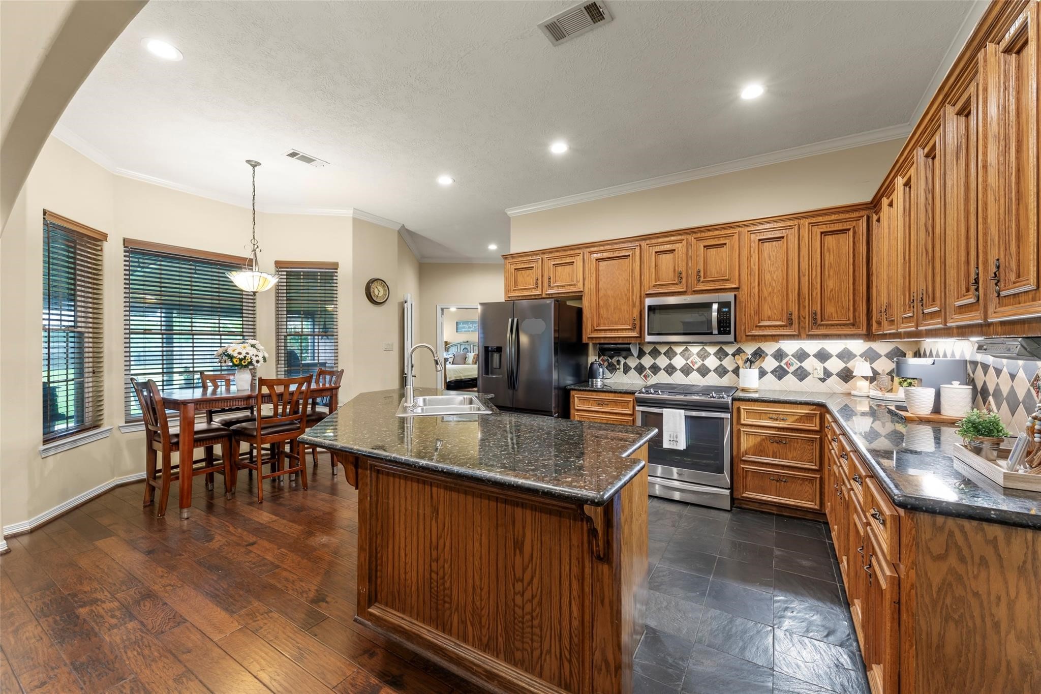 16901 Steinhagen Road Property Photo 6