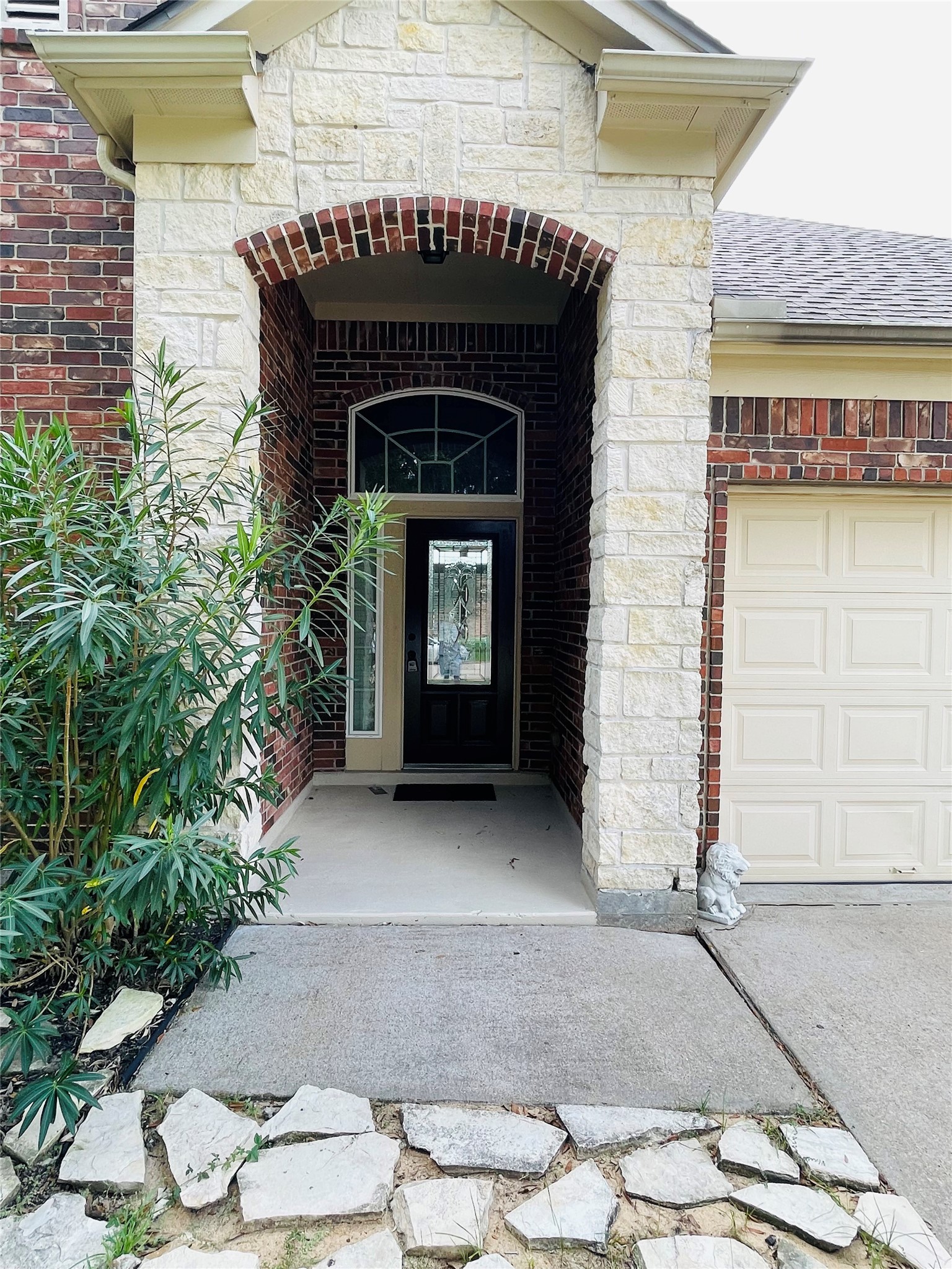 4702 Sedgewood Drive Property Photo 2