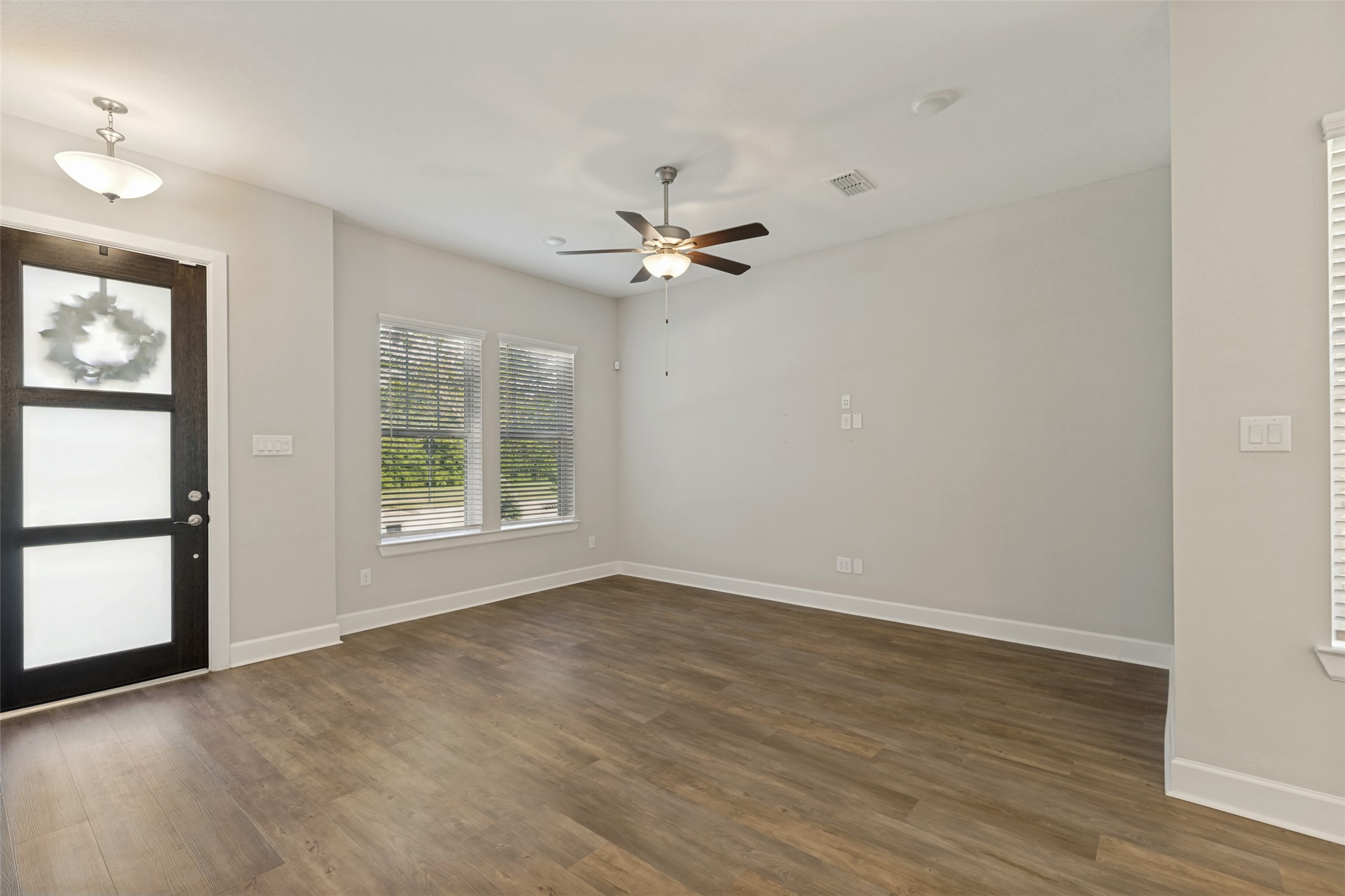 2135 Creekside Breeze Drive Property Photo 5