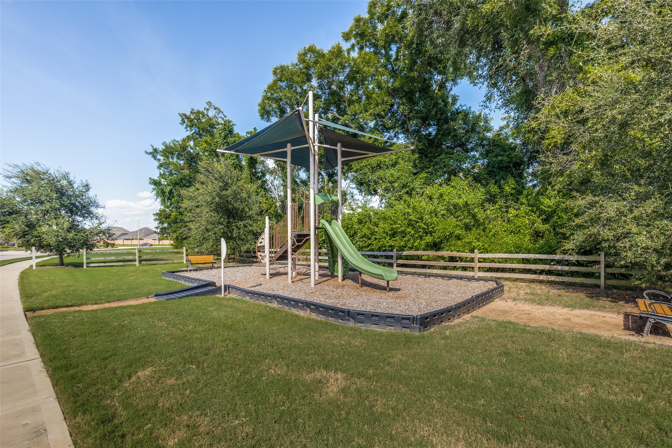 2135 Creekside Breeze Drive Property Photo 24