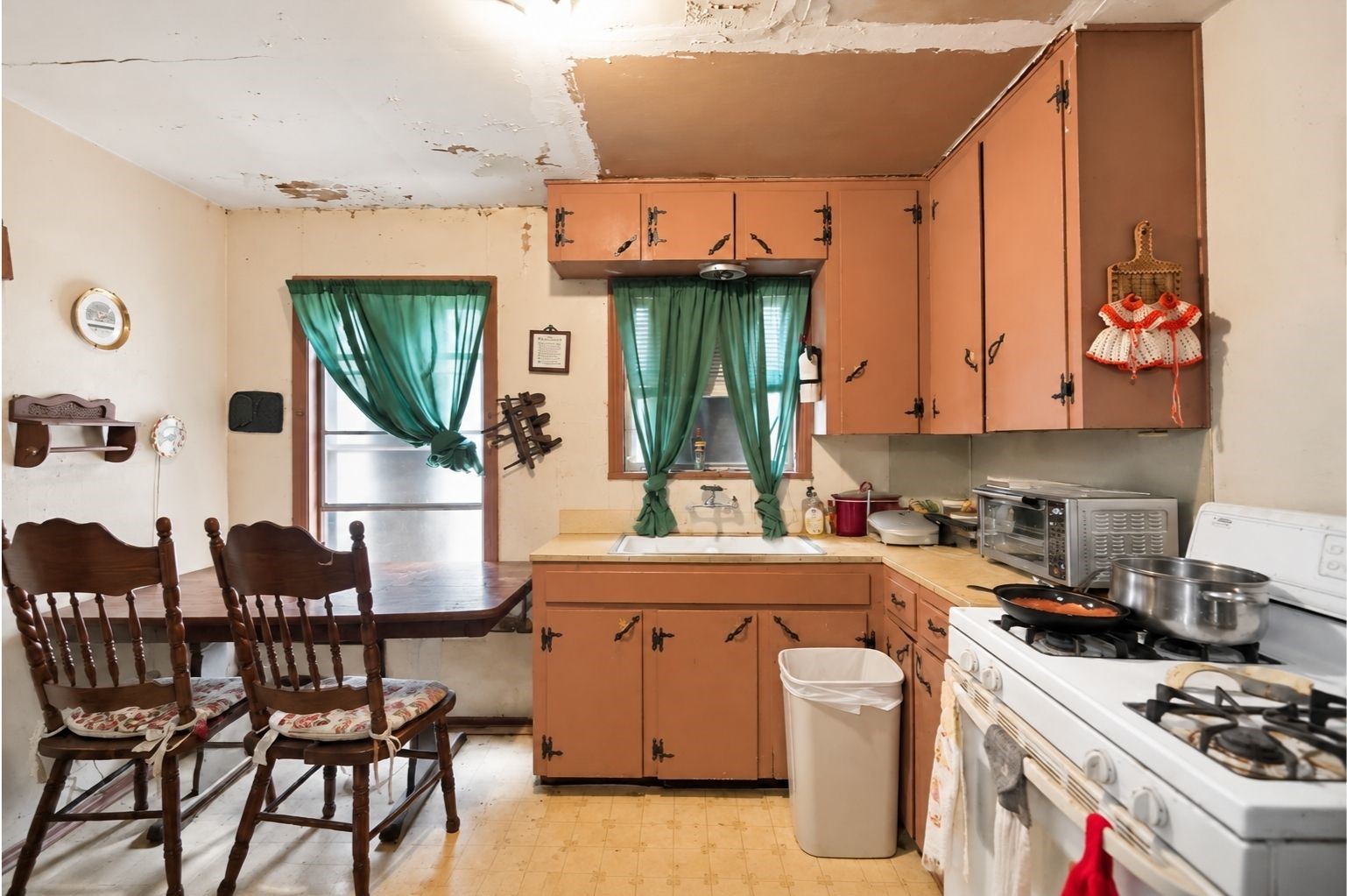 1406 Algee Street Property Photo 4
