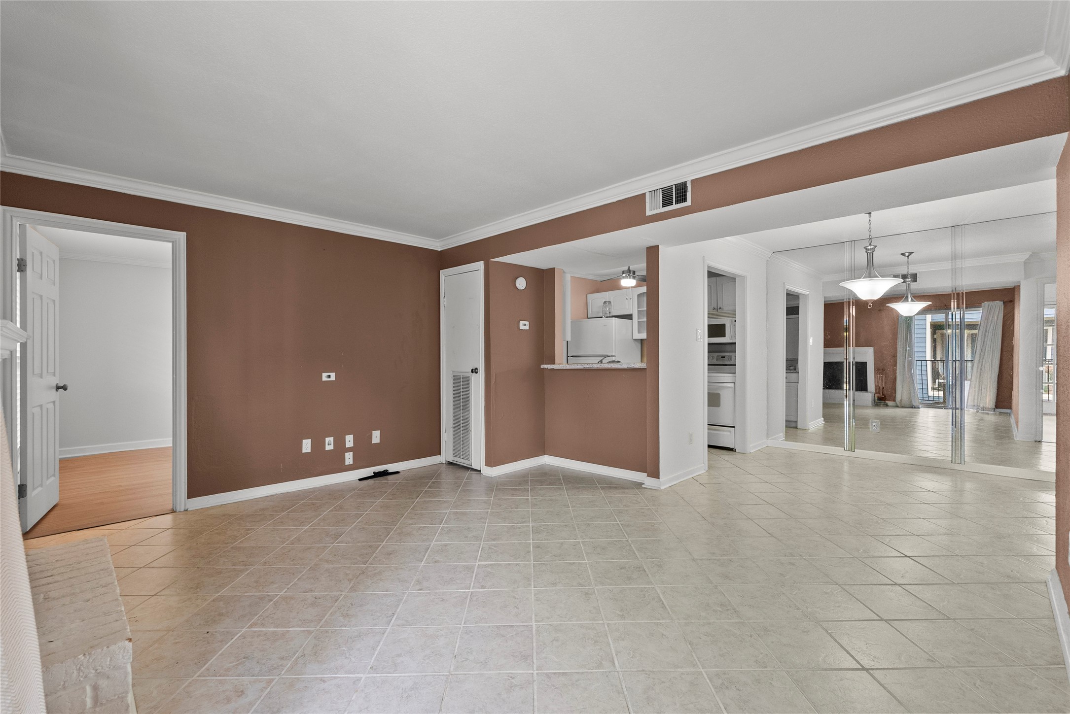 18515 Egret Bay Boulevard 1103 Property Photo 7