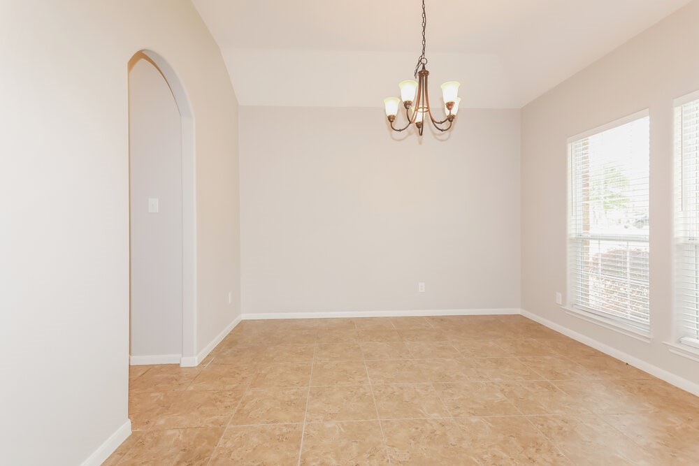 18415 Sunrise Maple Drive Property Photo 5