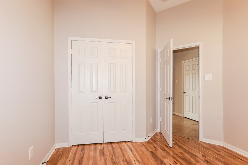 18415 Sunrise Maple Drive Property Photo 14