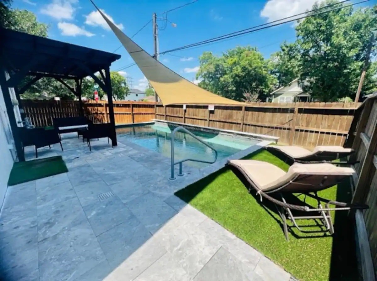 1518 Tarley Street Property Photo 1
