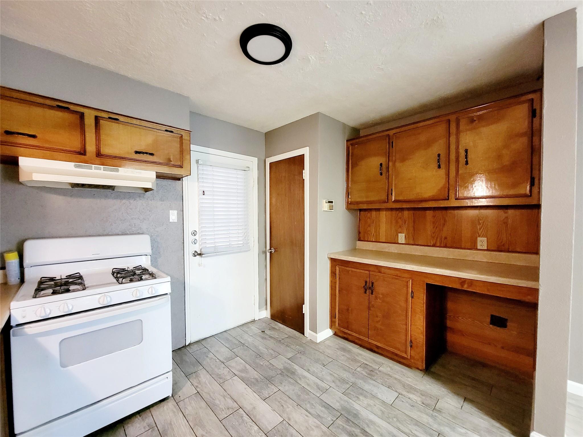 12070 Old County Road 2 Property Photo 7