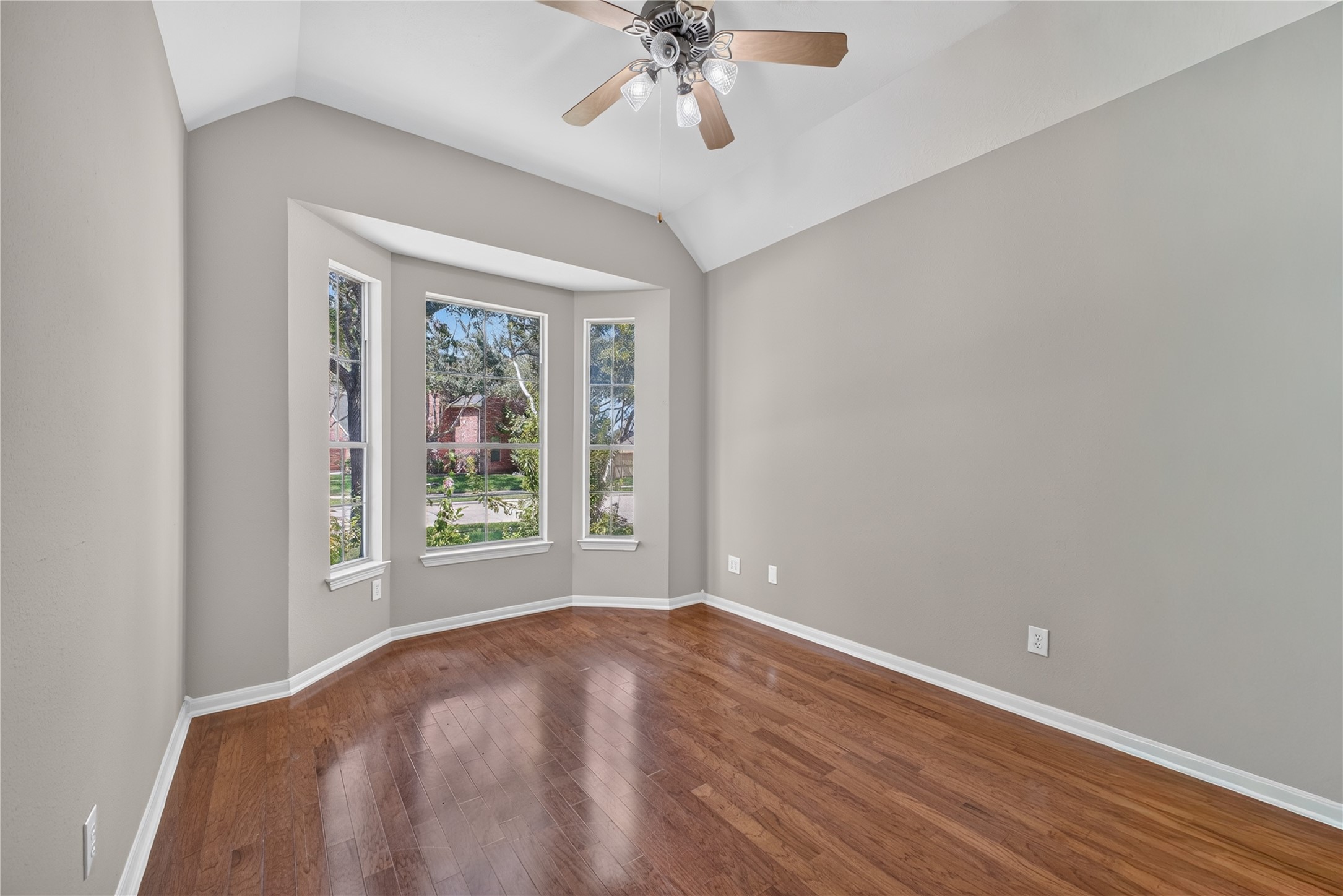 21327 Pennshore Lane Property Photo 7