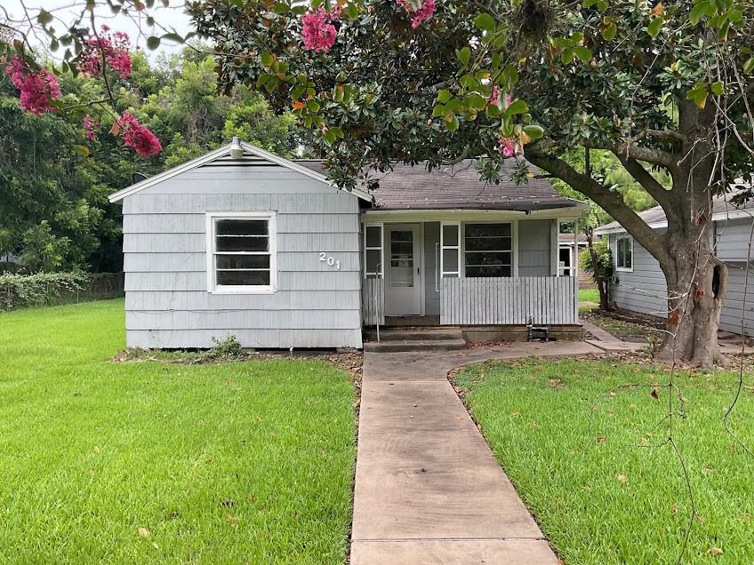 201 Smith Street, Clute TX 77531 Property Photo 1