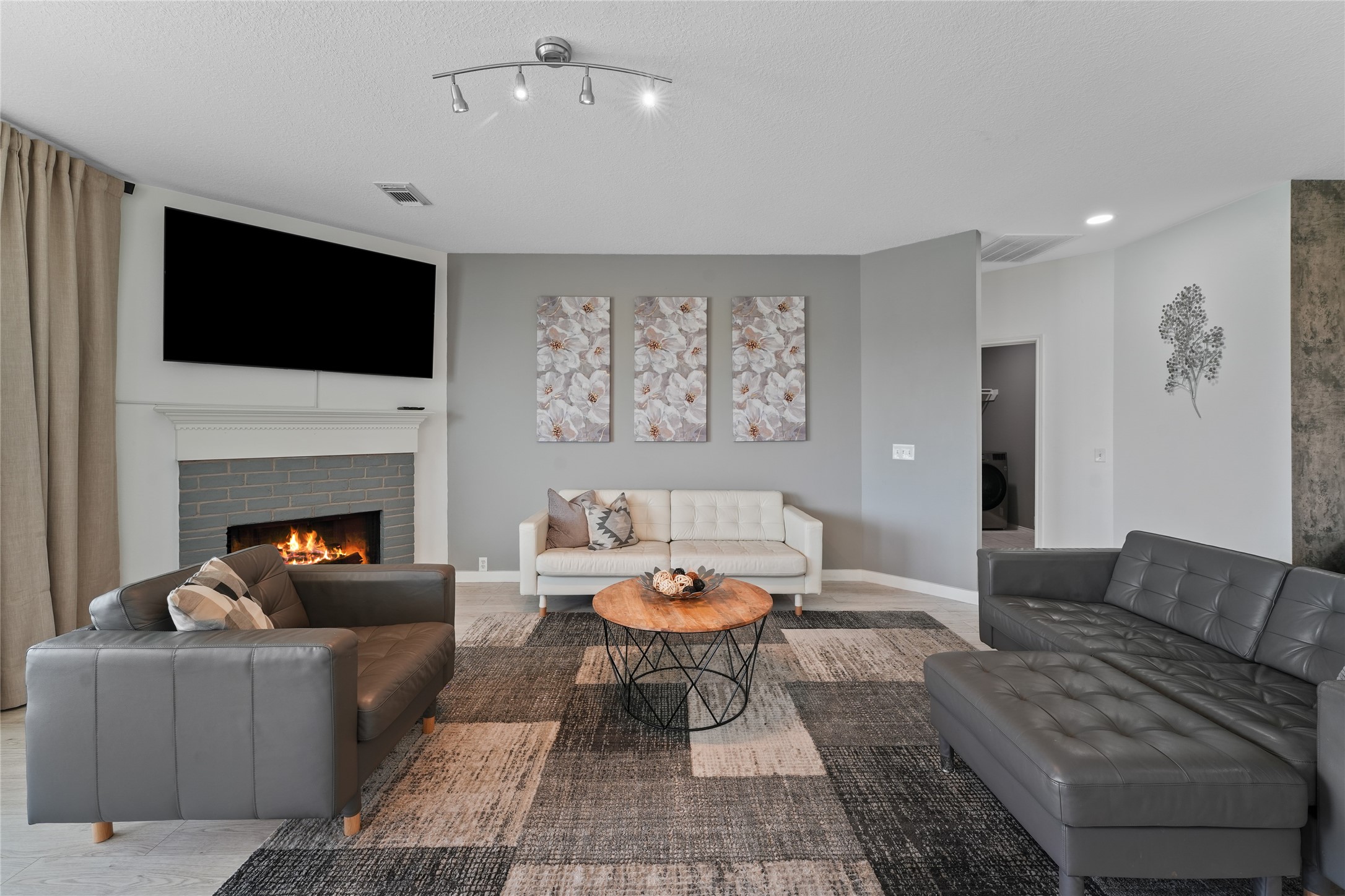 10522 Badger Canyon Drive Property Photo 3