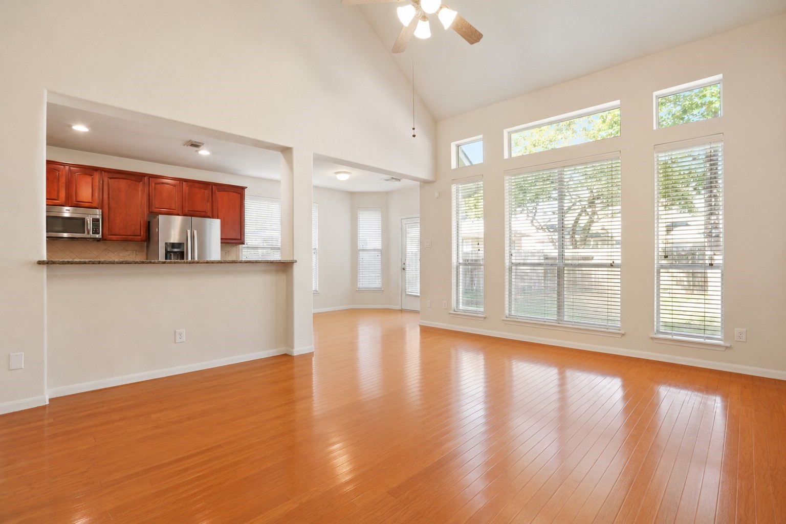 31 Ginger Springs Place Property Photo 3