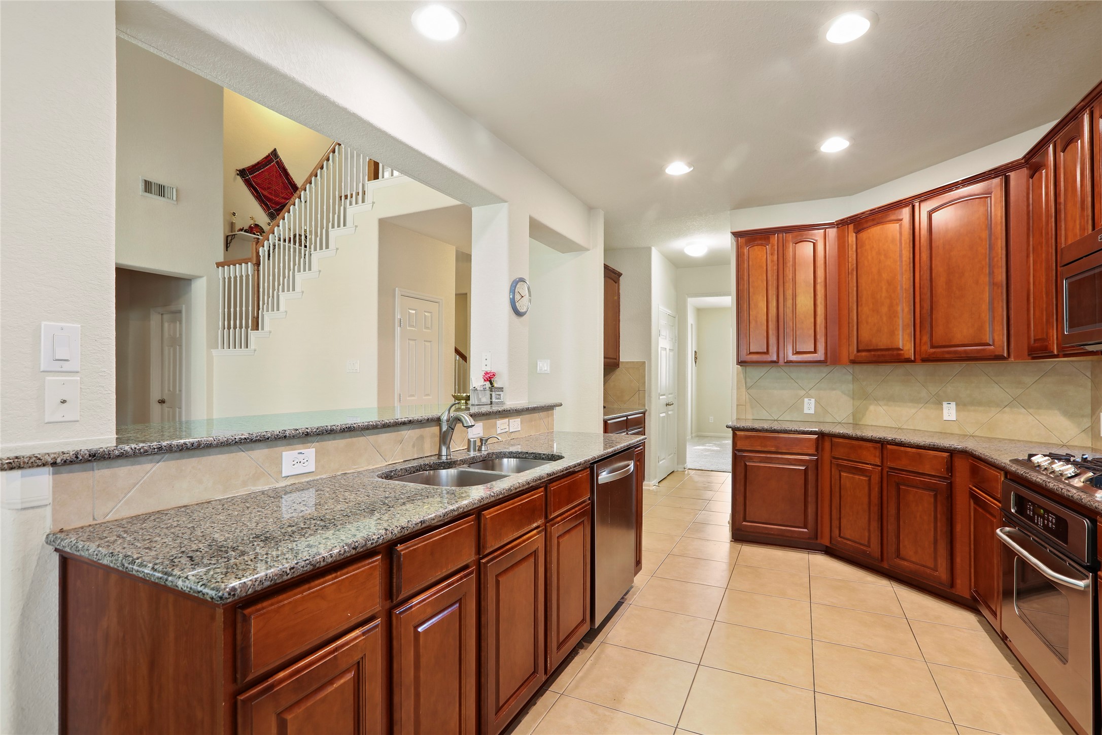 31 Ginger Springs Place Property Photo 5